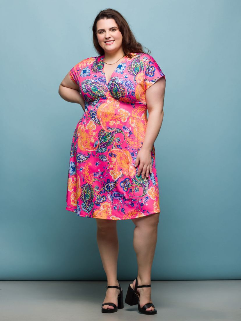 Plus Size Pink Paisley V Neck Empire Waist Knee Length Dress