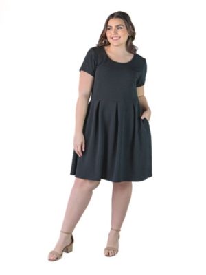 24seven Comfort Apparel Women's Plus Size Knee-length Pleated Pocket Dress with a Scoop Neck
