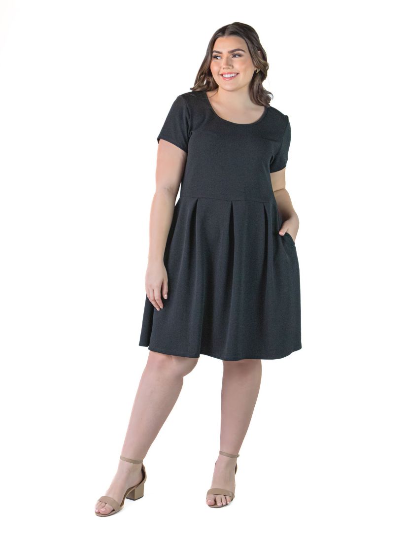 Plus Size Knee-length Pleated Pocket Dress with a Scoop Neck