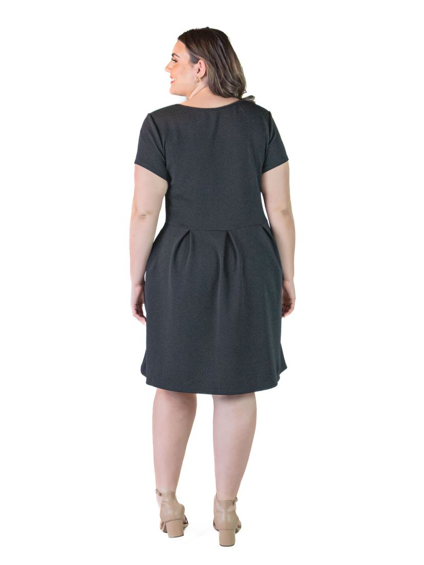 Plus Size Knee-length Pleated Pocket Dress with a Scoop Neck