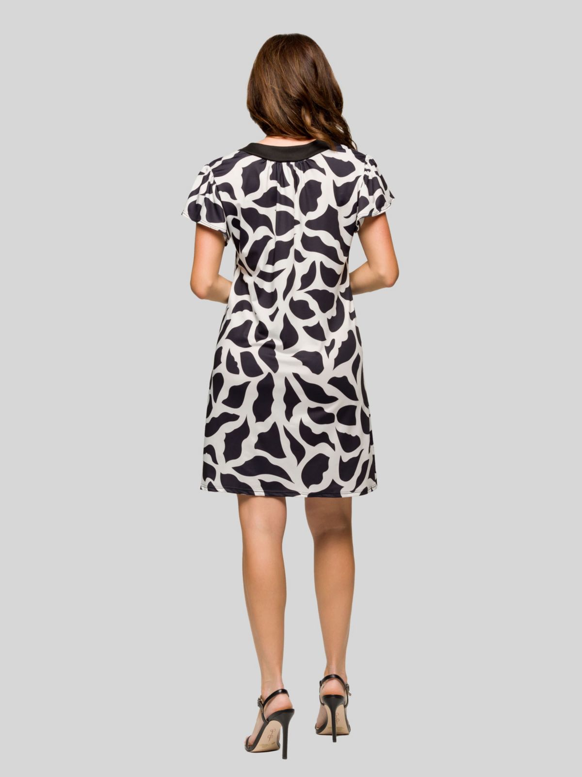 Womens Black and White Short Sleeve Scoop Neck Mini Dress