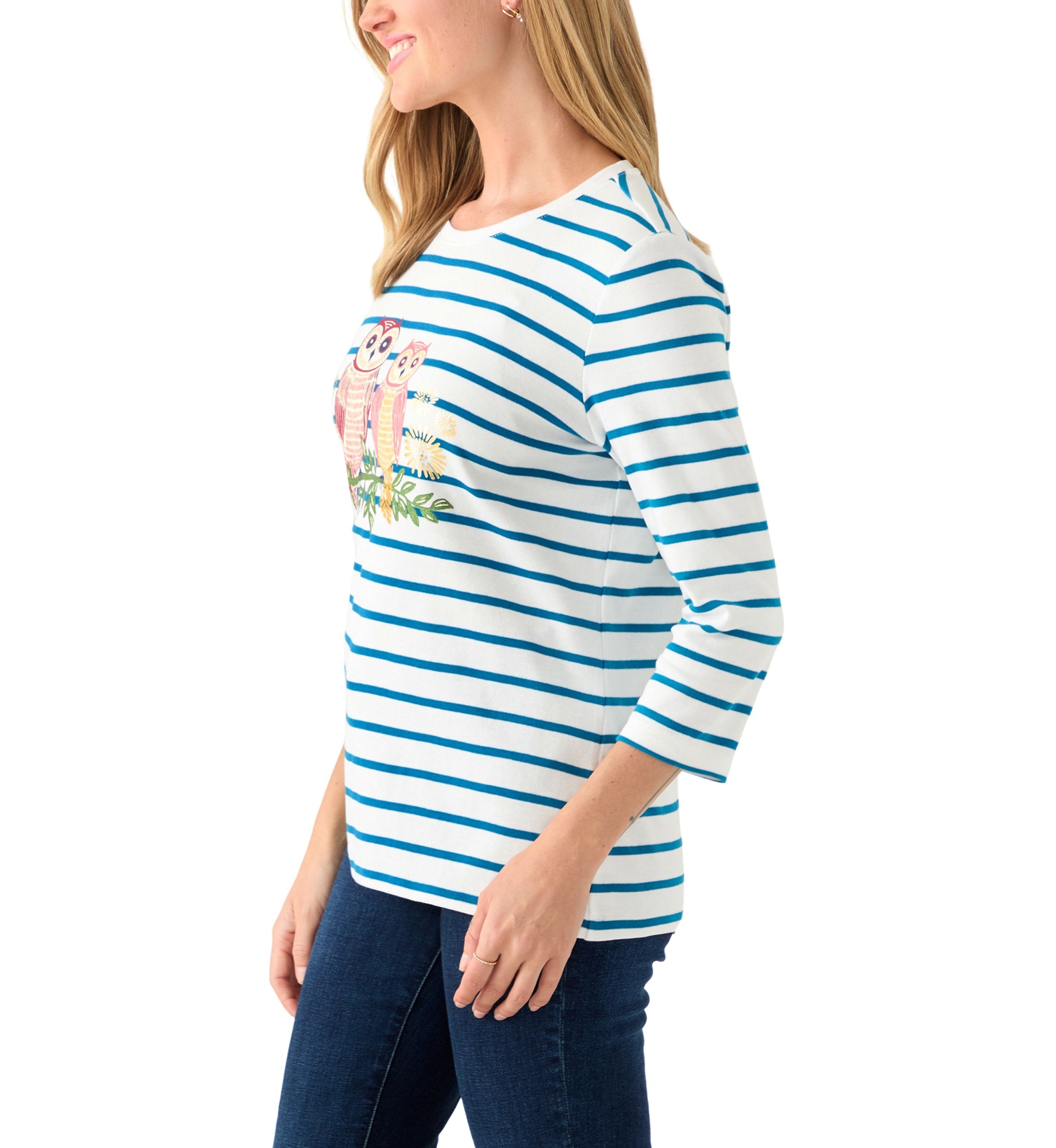 Petite 3/4 Sleeve Crew Neck Graphic Shirt