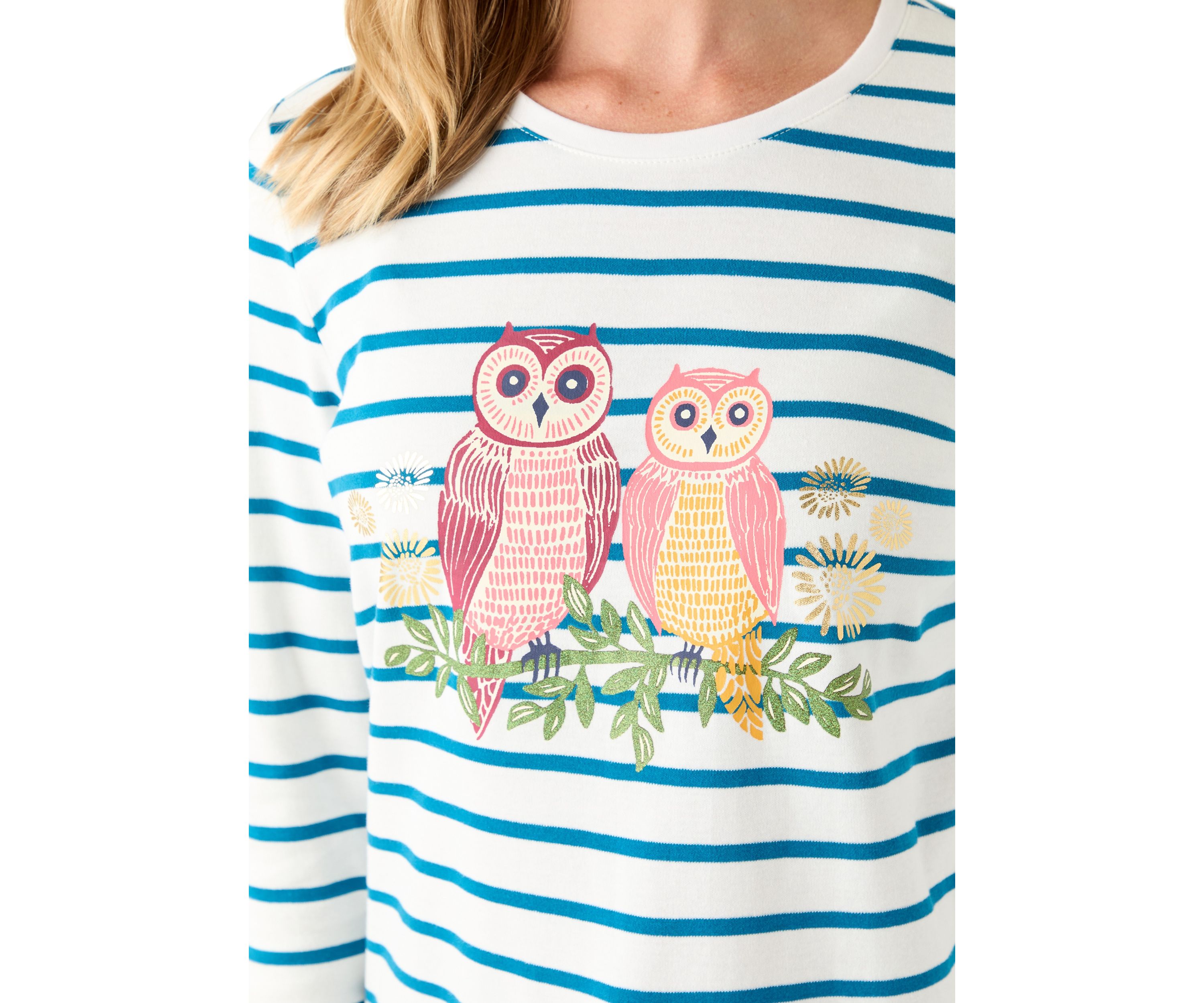 Petite 3/4 Sleeve Crew Neck Graphic Shirt