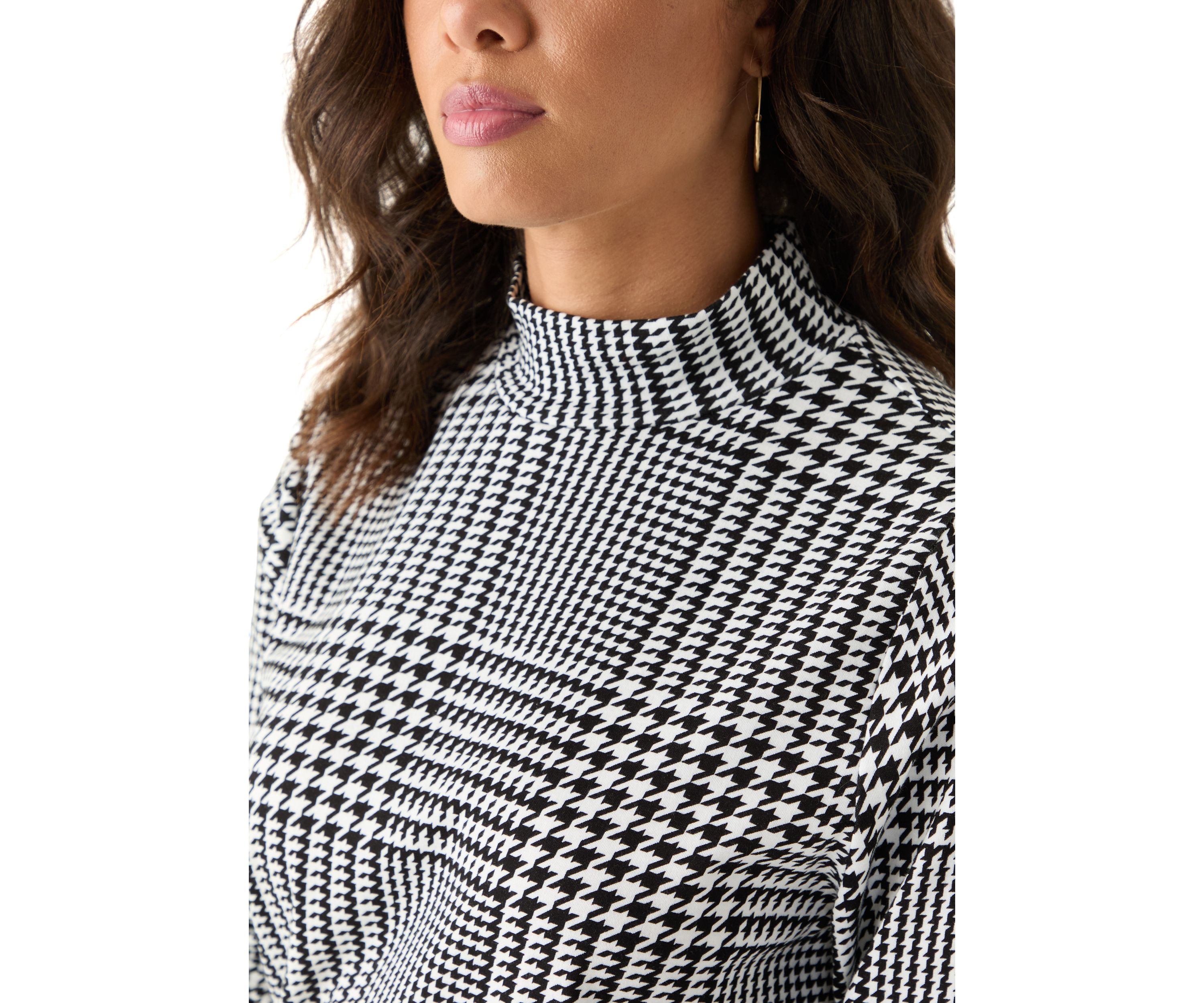 Womens Long Sleeve Mock Neck Printed T-Shirt