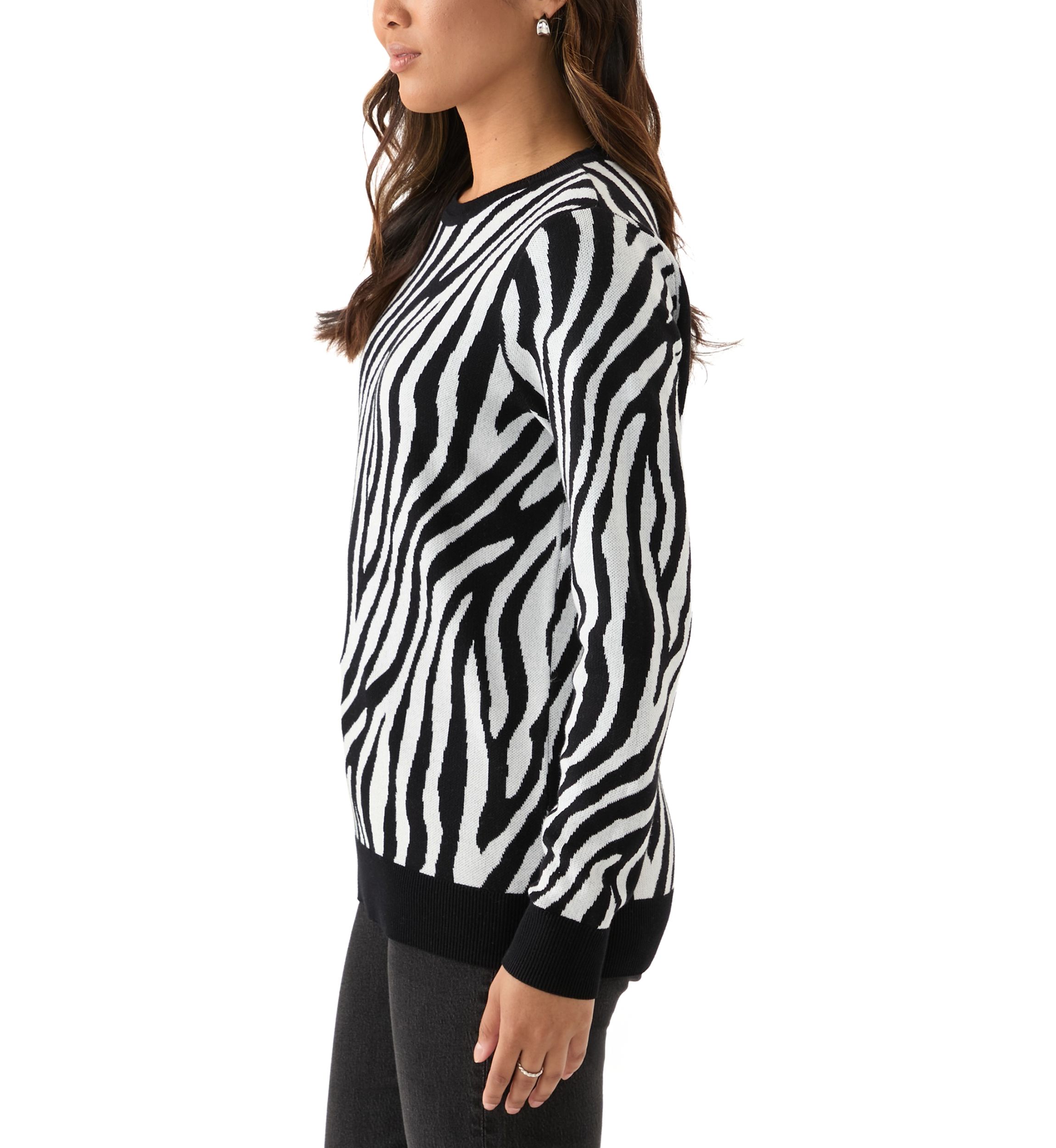 Womens Crew Neck Jacquard Knit Zebra Printed Sweater
