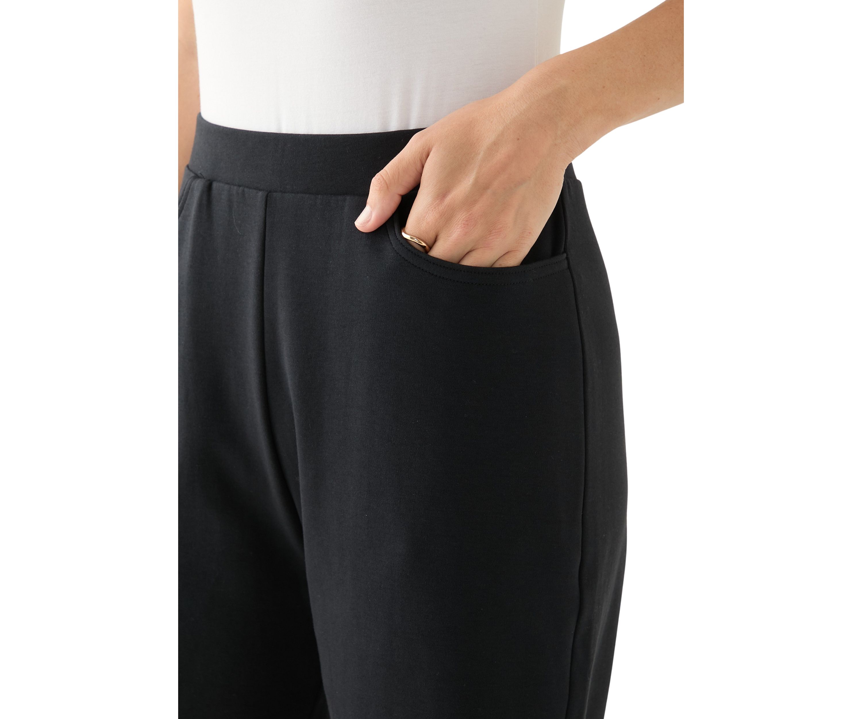 Womens Knit Solid Shorts