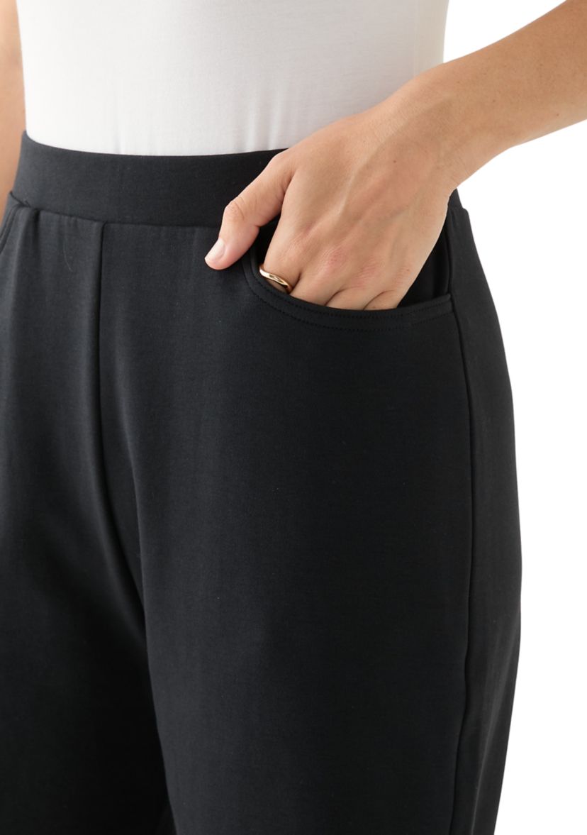 Womens Knit Solid Shorts