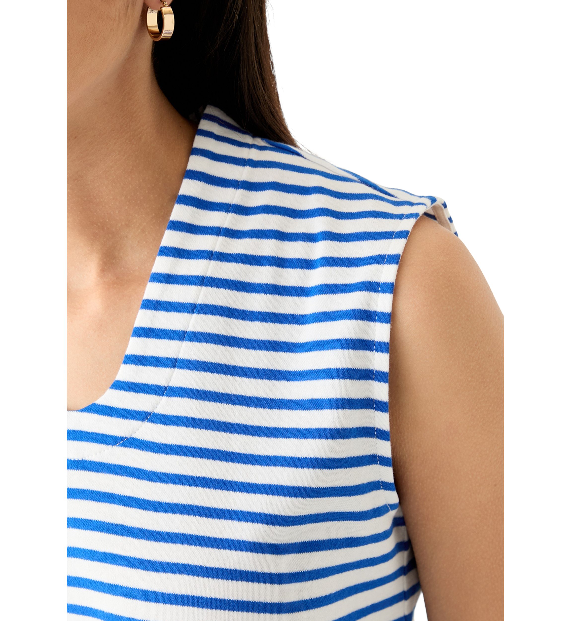 Womens Sleeveless V-Neck Yarn Dyed Top
