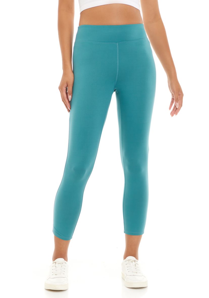 Studio  Womens Capri Yummy Leggings