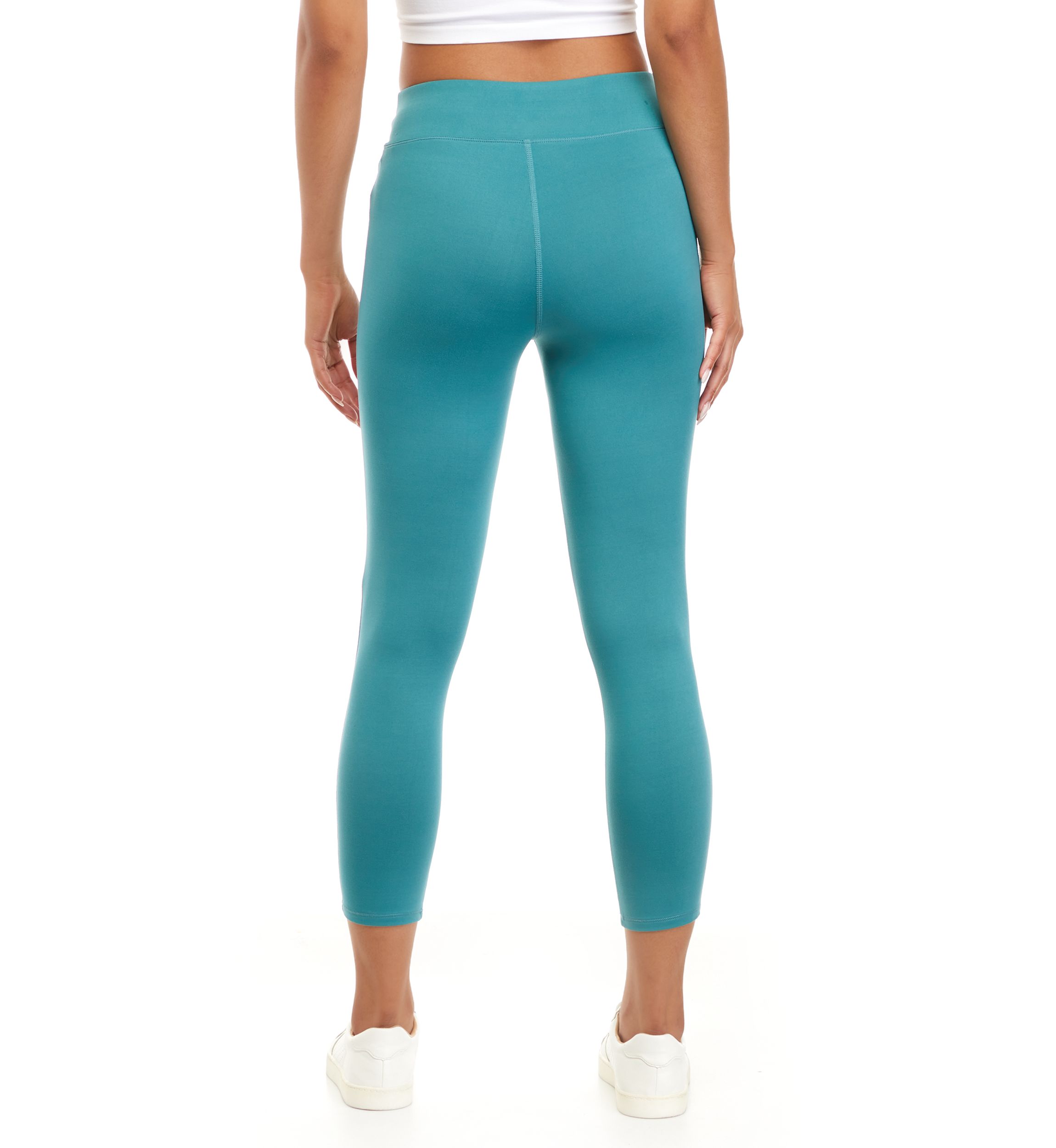 Studio  Womens Capri Yummy Leggings