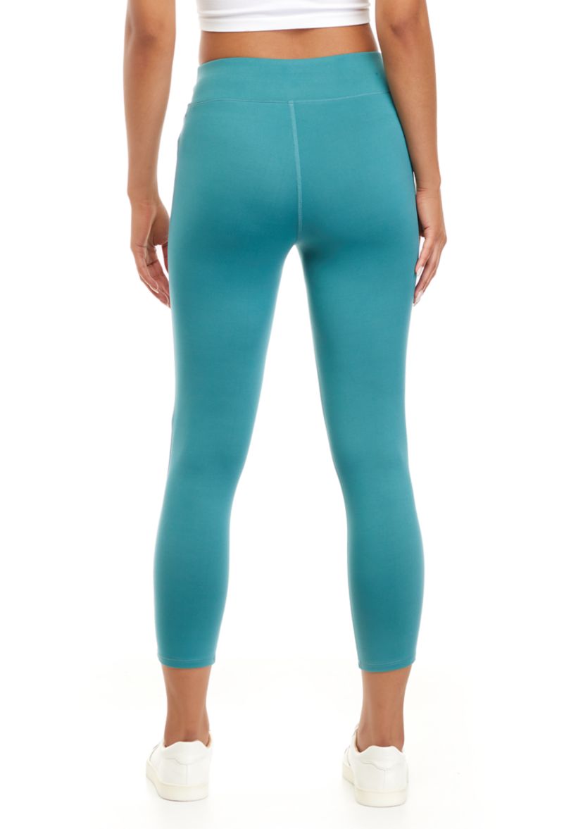 Studio  Womens Capri Yummy Leggings