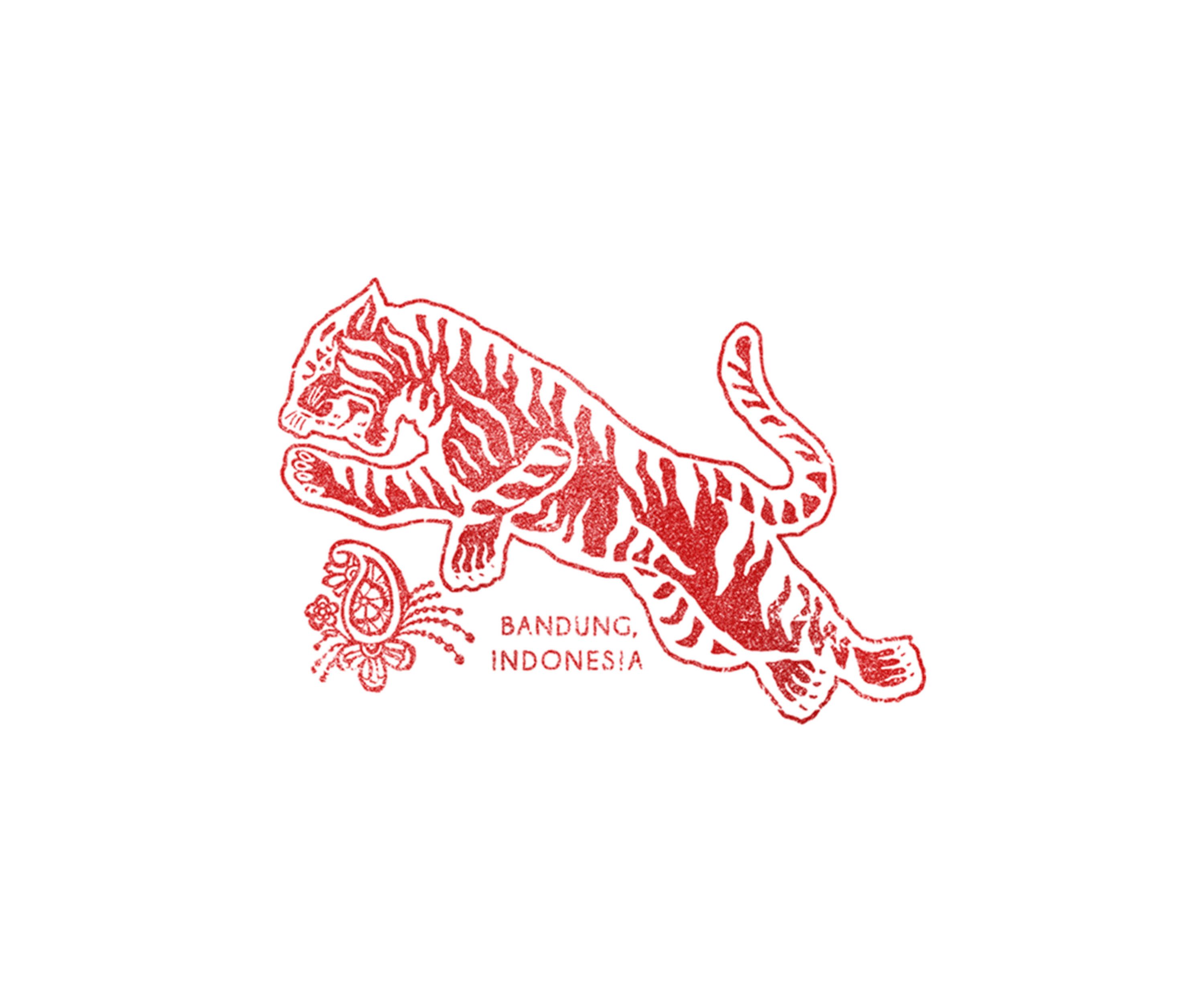 Tiger Jump Graphic T-Shirt