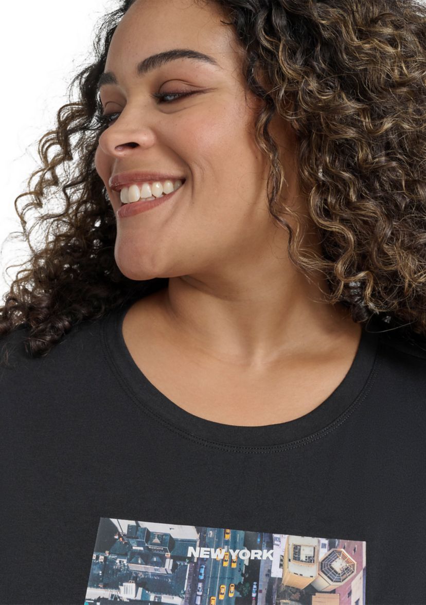 Plus Size Graphic T-Shirt 