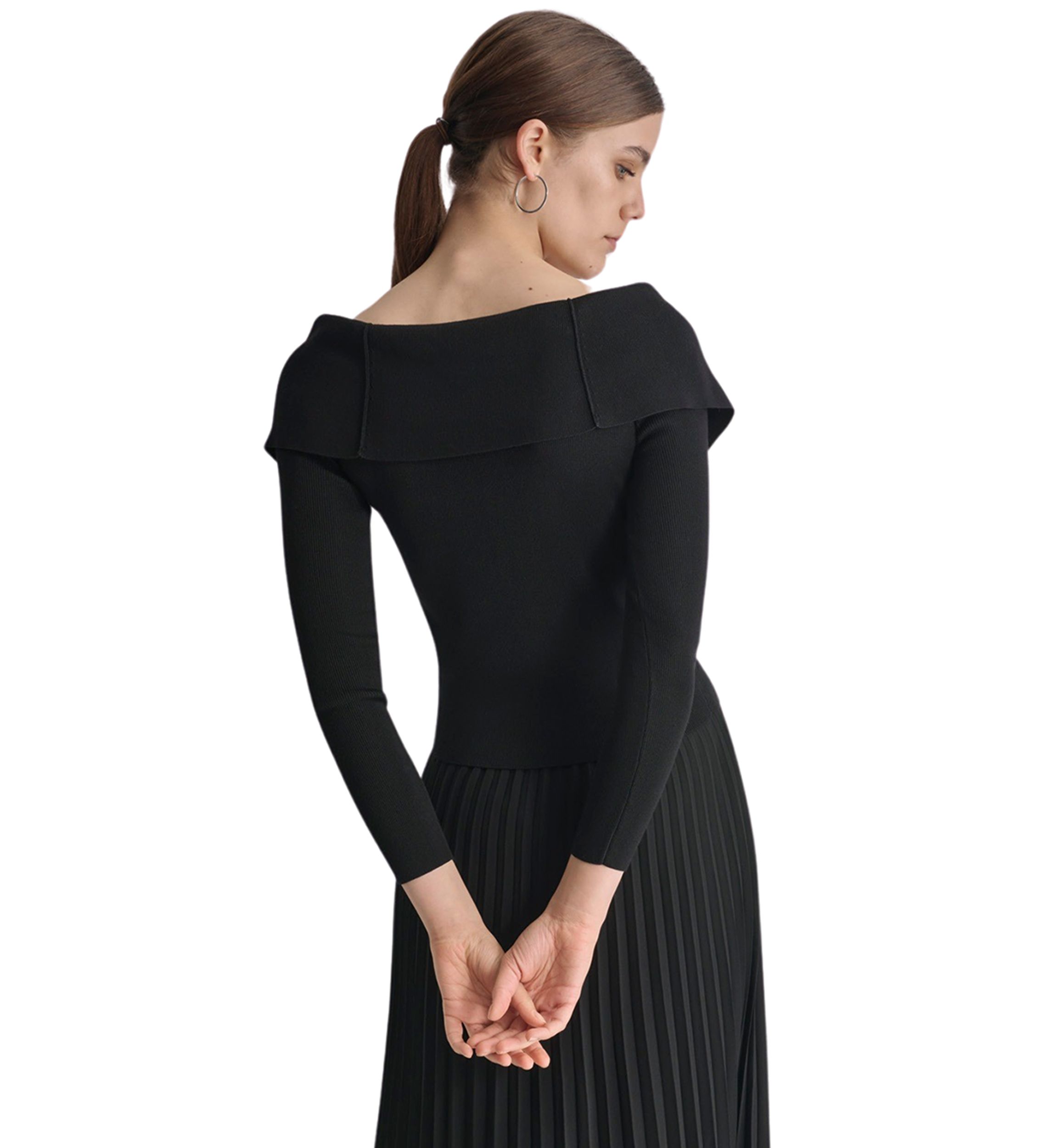 Womens Long Sleeve Zippered Collar Sweater 