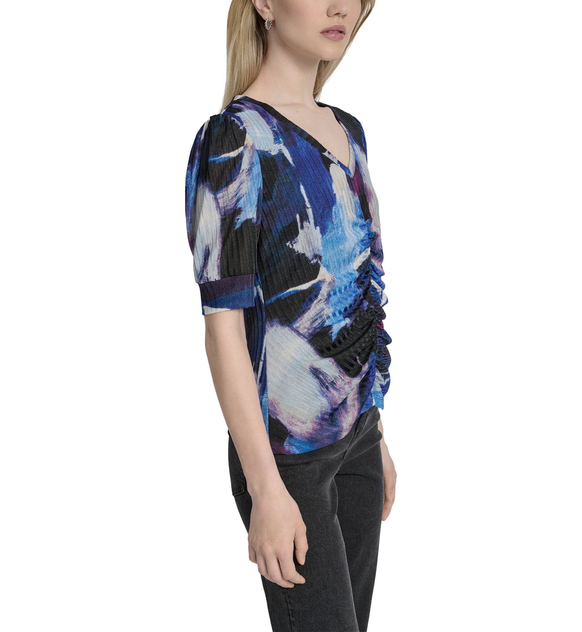 Womens Short Sleeve V-Neck Ruch Brushstroke Print Knit Top