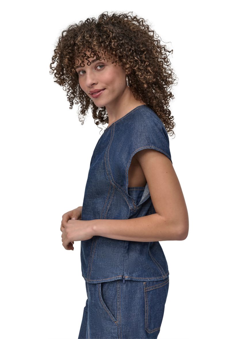 Womens Flutter Sleeve Keyhole Chambray Top