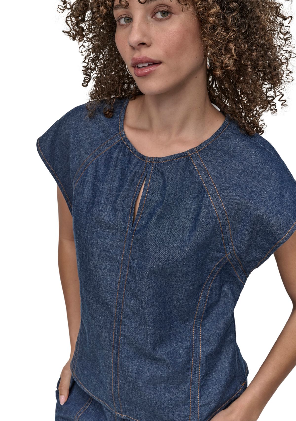Womens Flutter Sleeve Keyhole Chambray Top