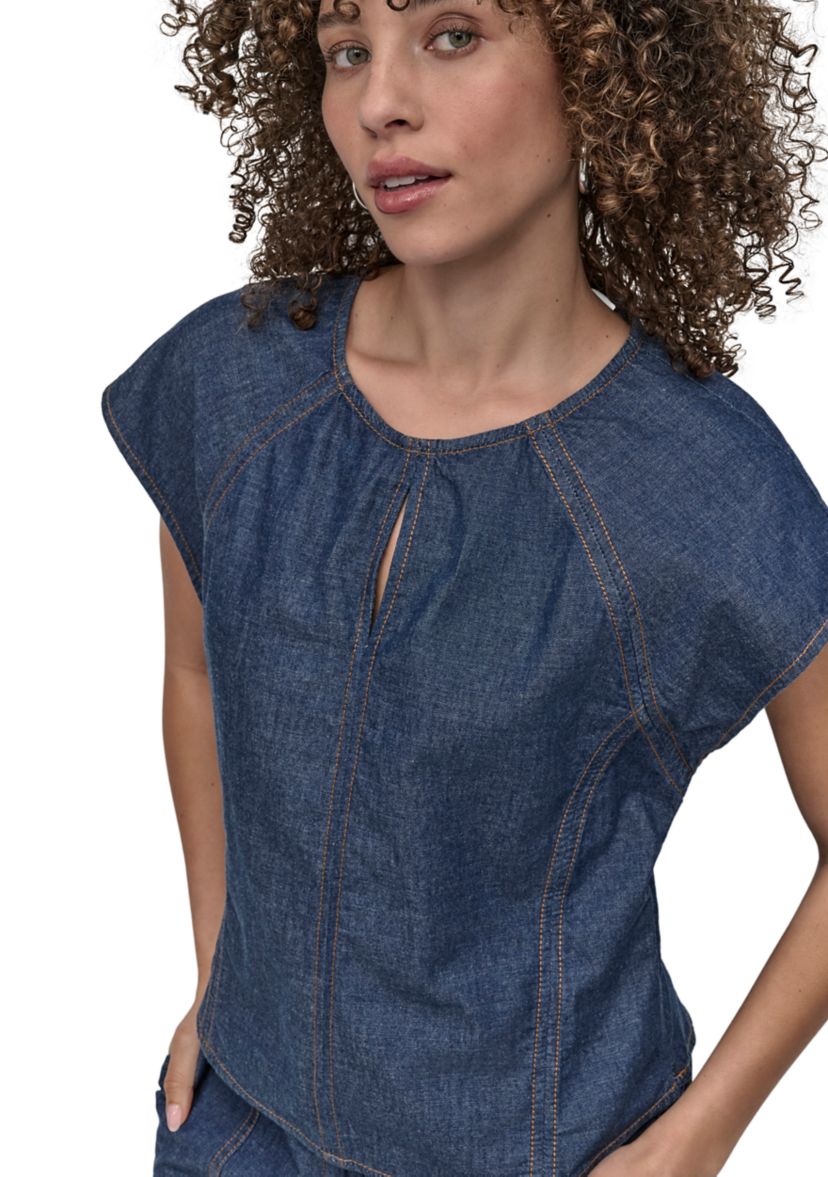 Womens Flutter Sleeve Keyhole Chambray Top