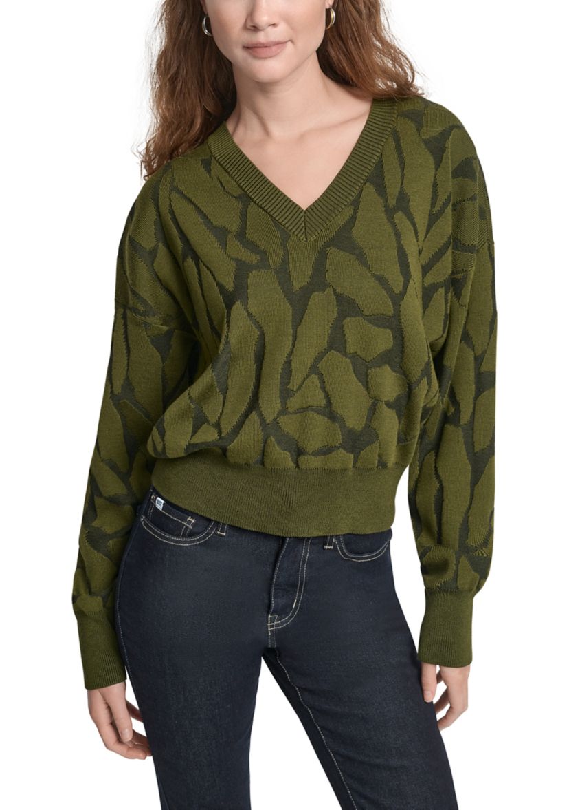 Womens Long Sleeve Textured V-Neck Sweater 