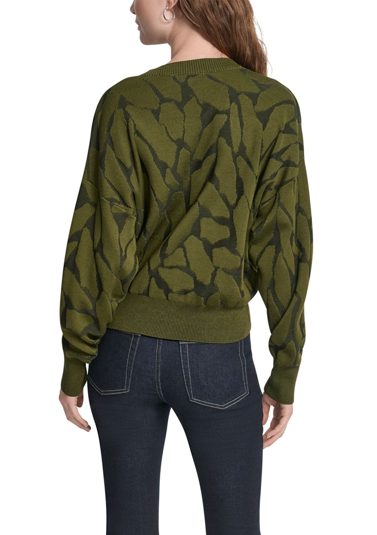 Womens Long Sleeve Textured V-Neck Sweater 