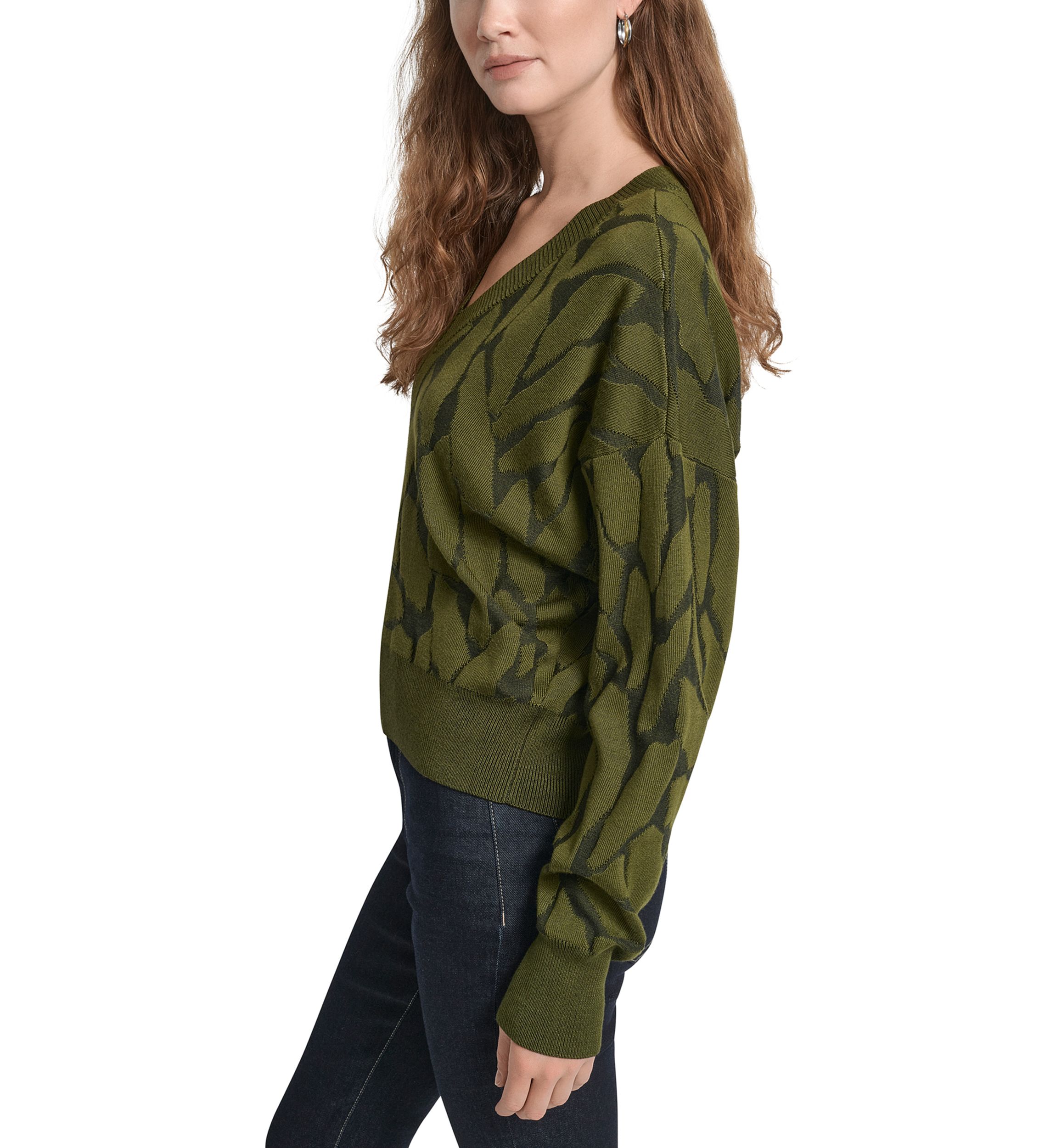 Womens Long Sleeve Textured V-Neck Sweater 
