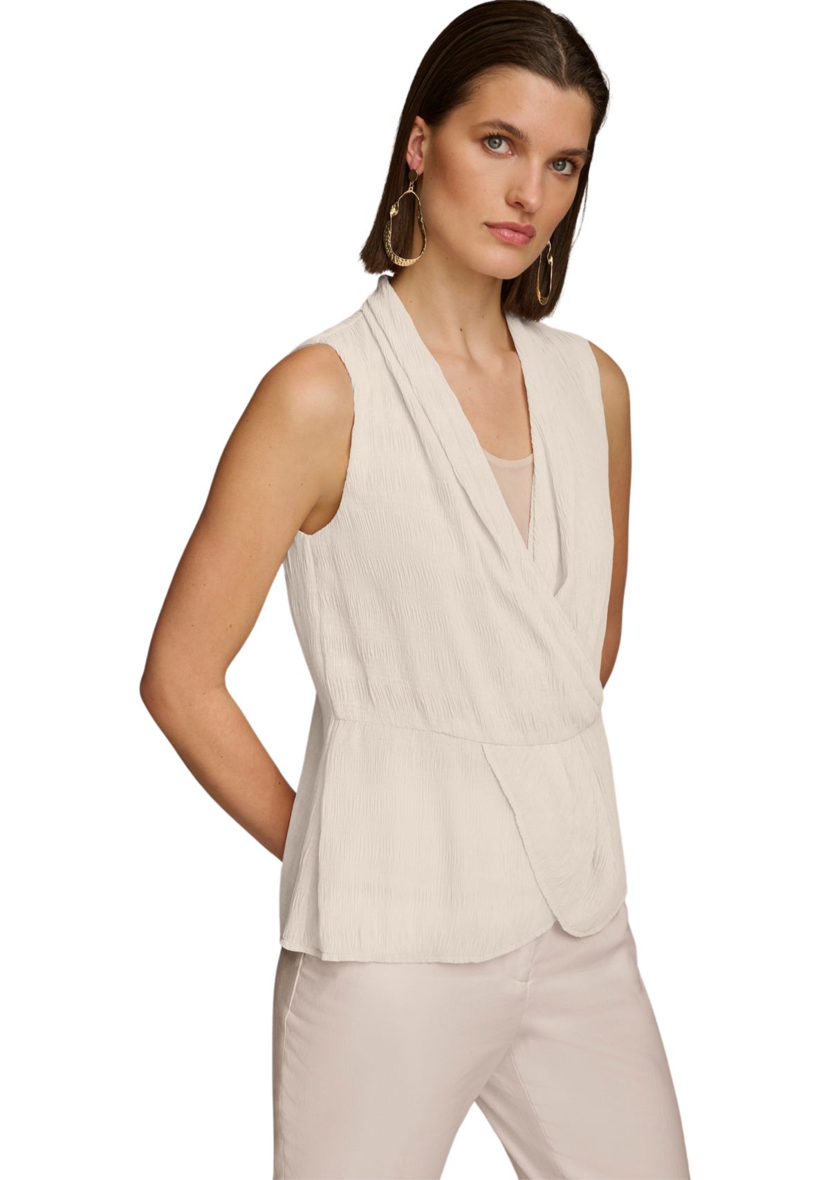 Womens Sleeveless Textured Crepe Peplum Blouse
