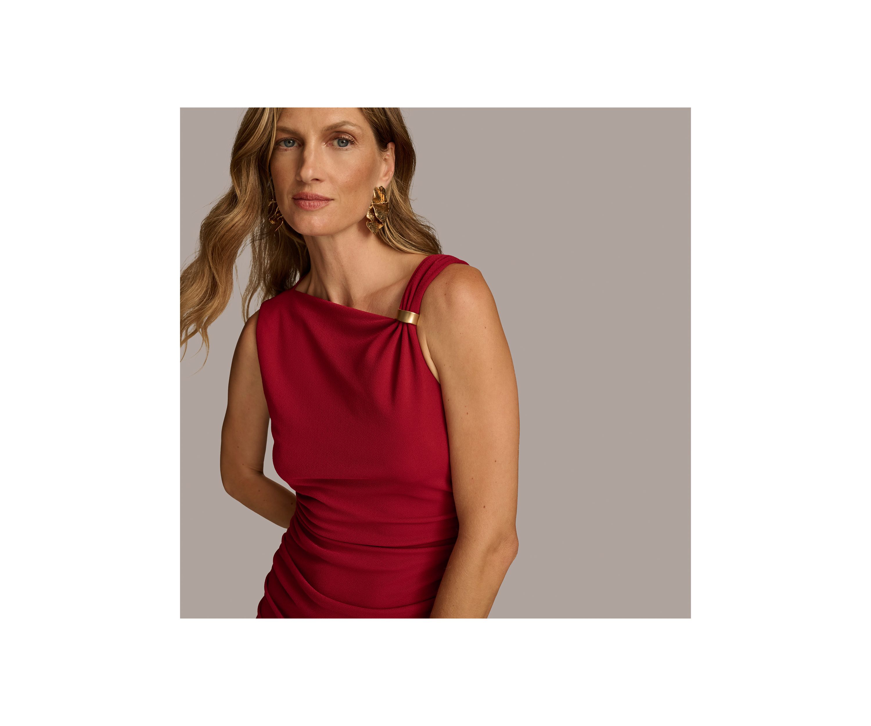 Womens Sleeveless Ruched Hardware Asymmetrical Neck Dress