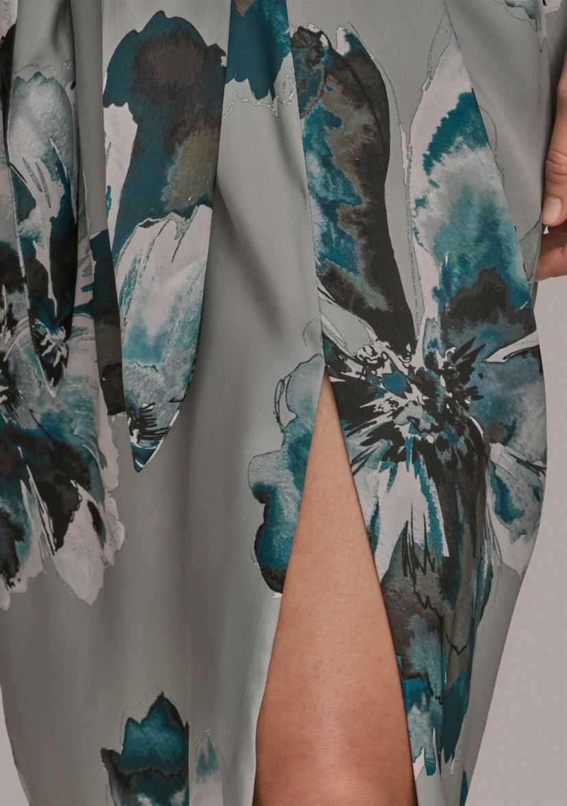 Womens Sleeveless Ruched Floral Hardware Dress