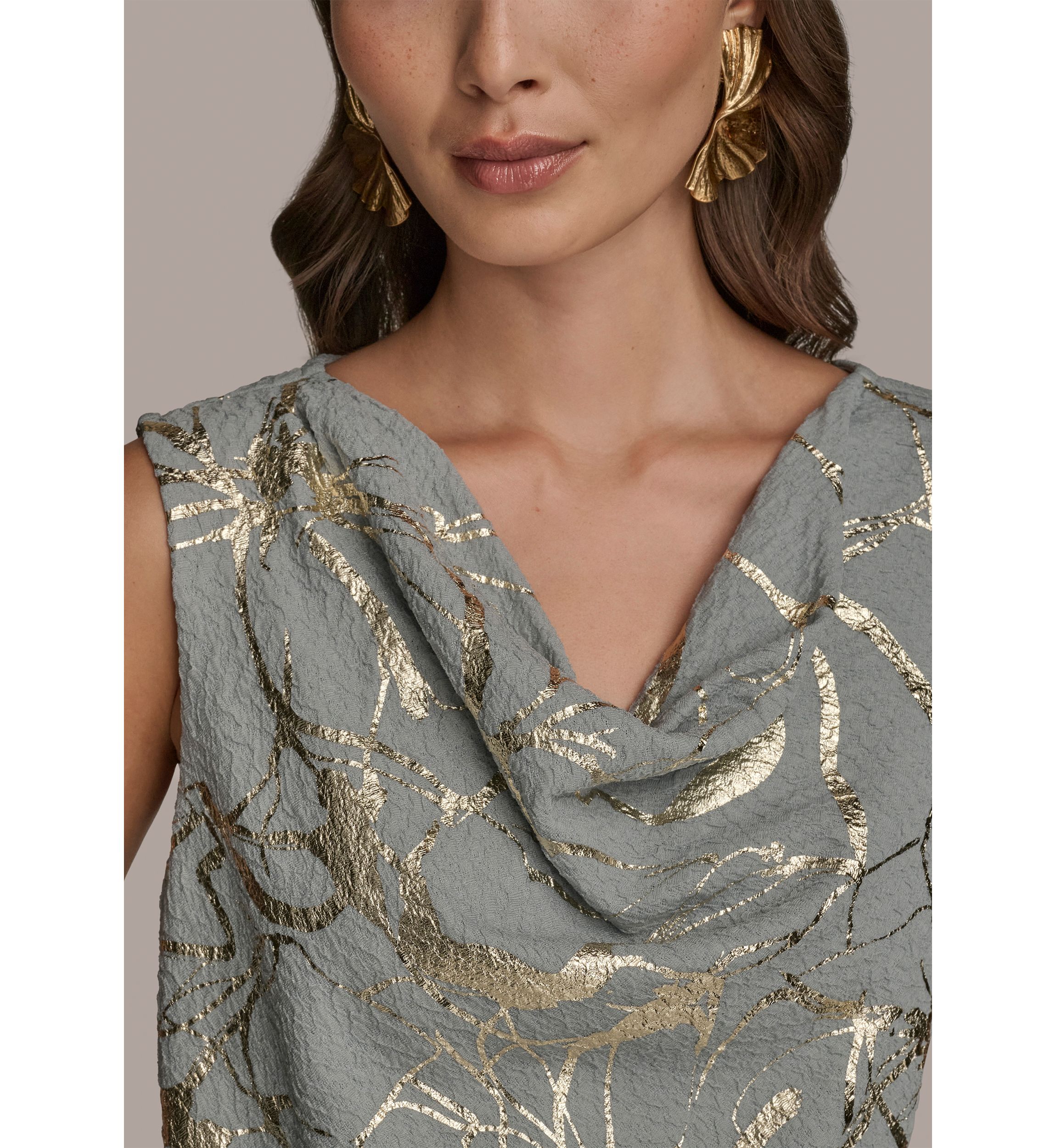 Womens Sleeveless Metallic Knit Blouse