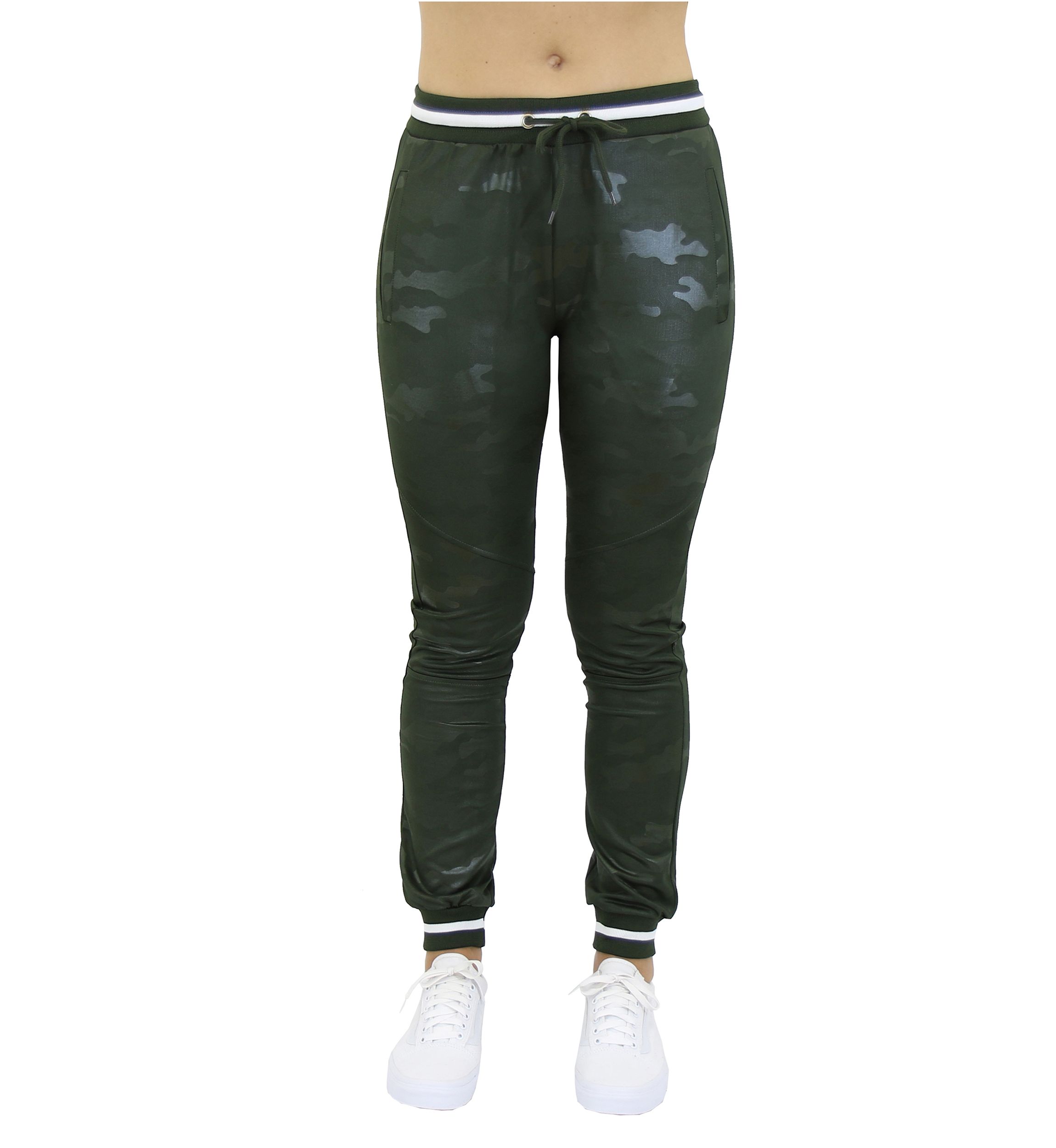Womens Loose Fit Camo Tech Stretch Joggers