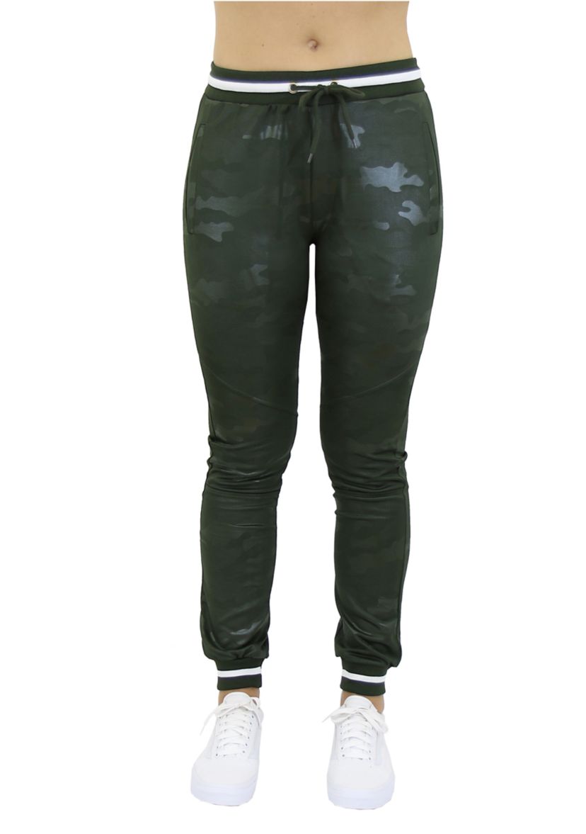 Womens Loose Fit Camo Tech Stretch Joggers