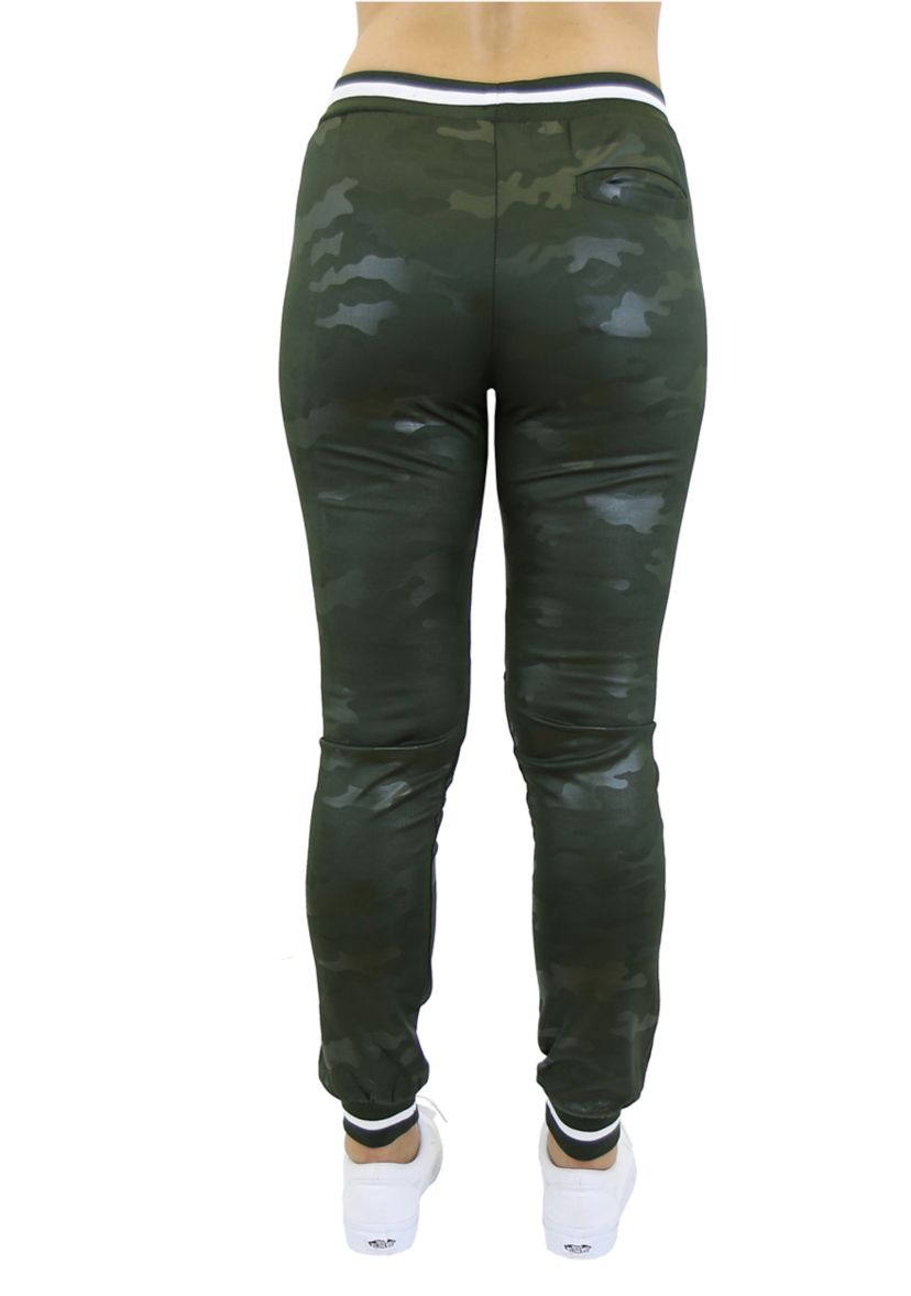 Womens Loose Fit Camo Tech Stretch Joggers