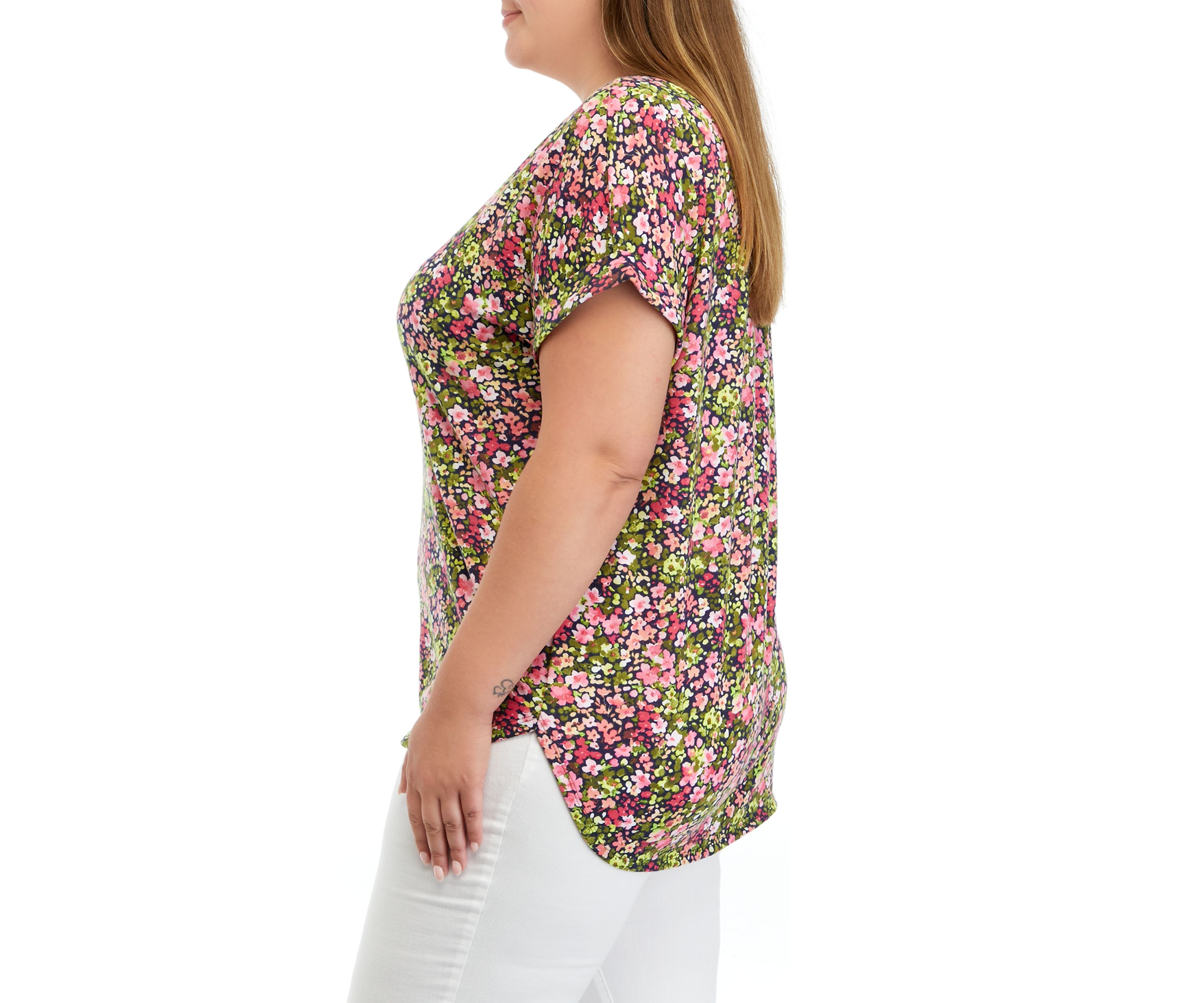 Plus Size Cuff Short Sleeve Smile Hem Shirt