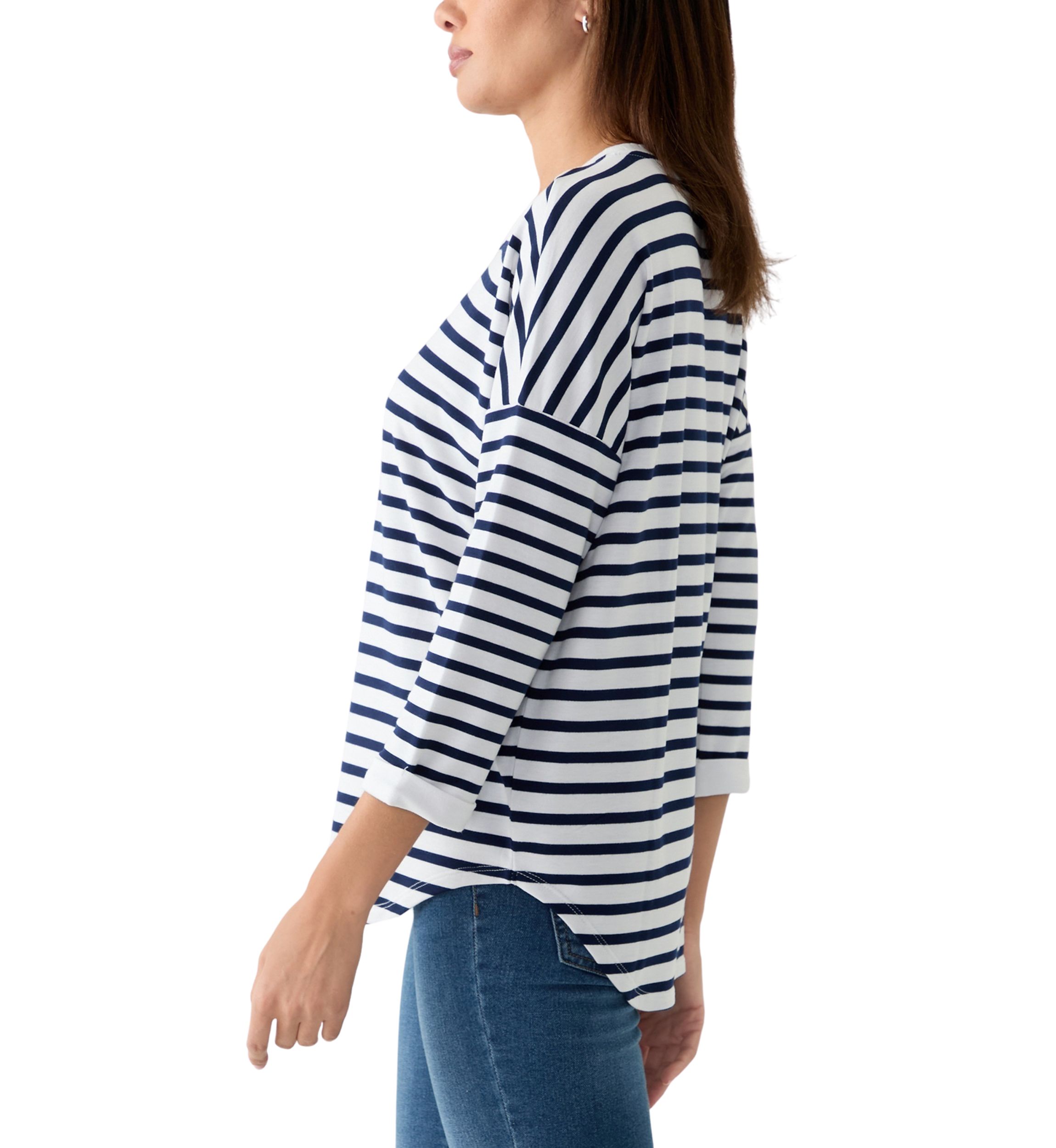 Womens 3/4 Sleeve Smile Hem Top