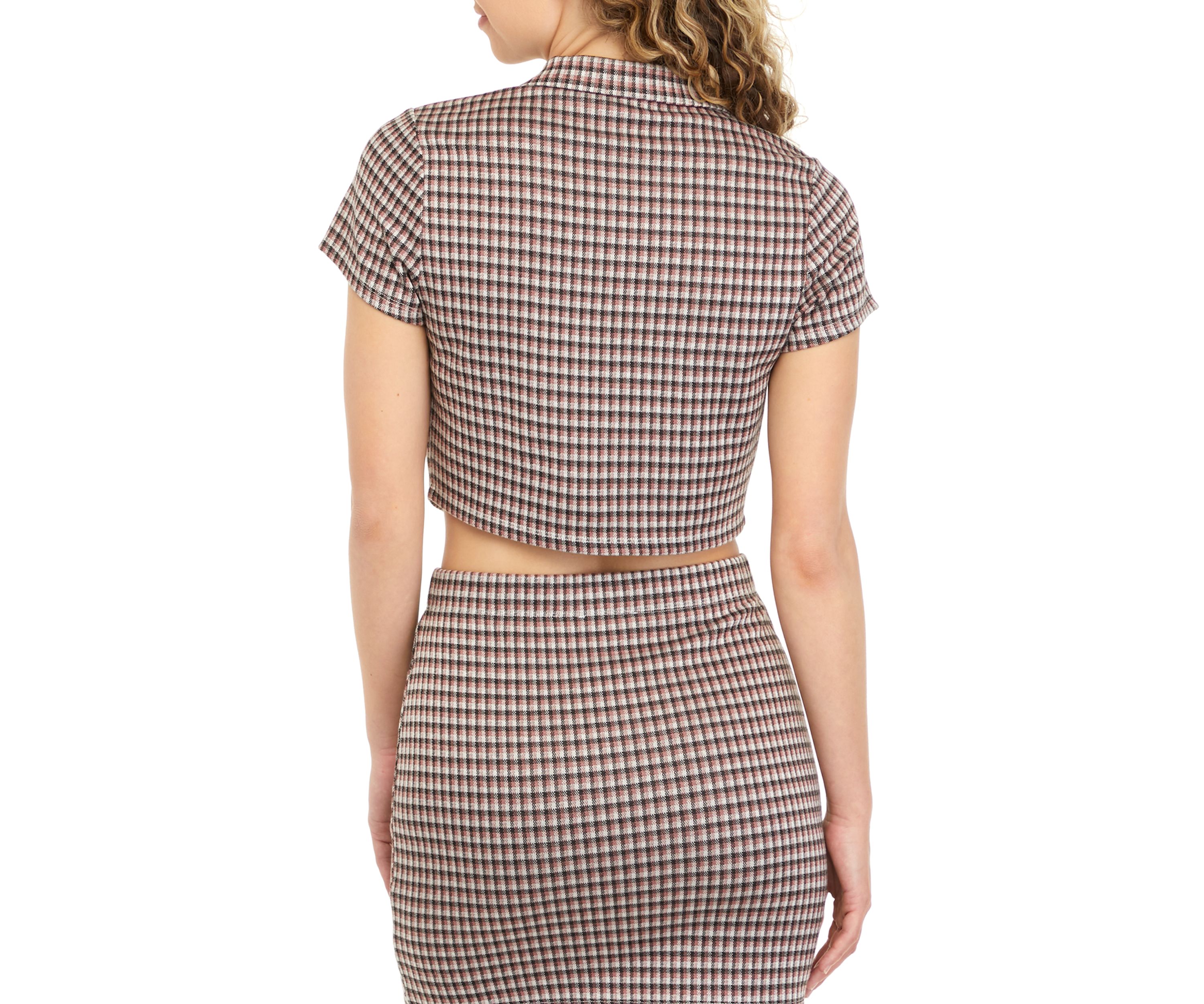 Juniors  Short Sleeve Plaid Collared Shirt 