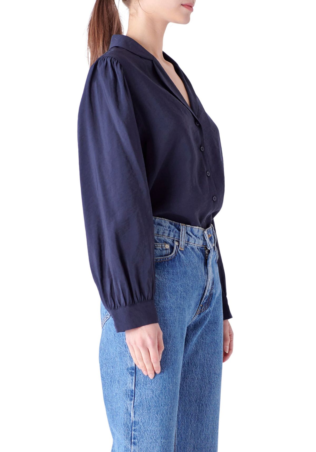 Scallop Collared Dress Shirt