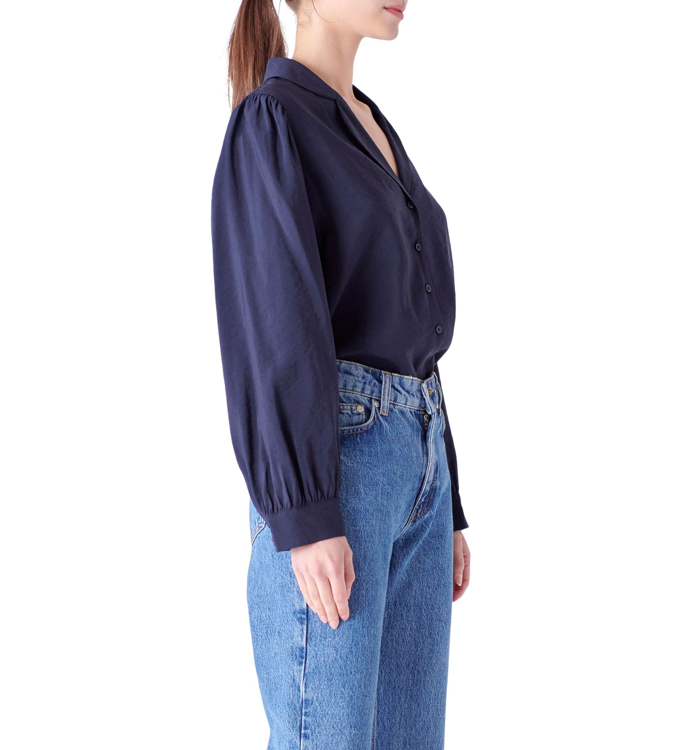 Scallop Collared Dress Shirt