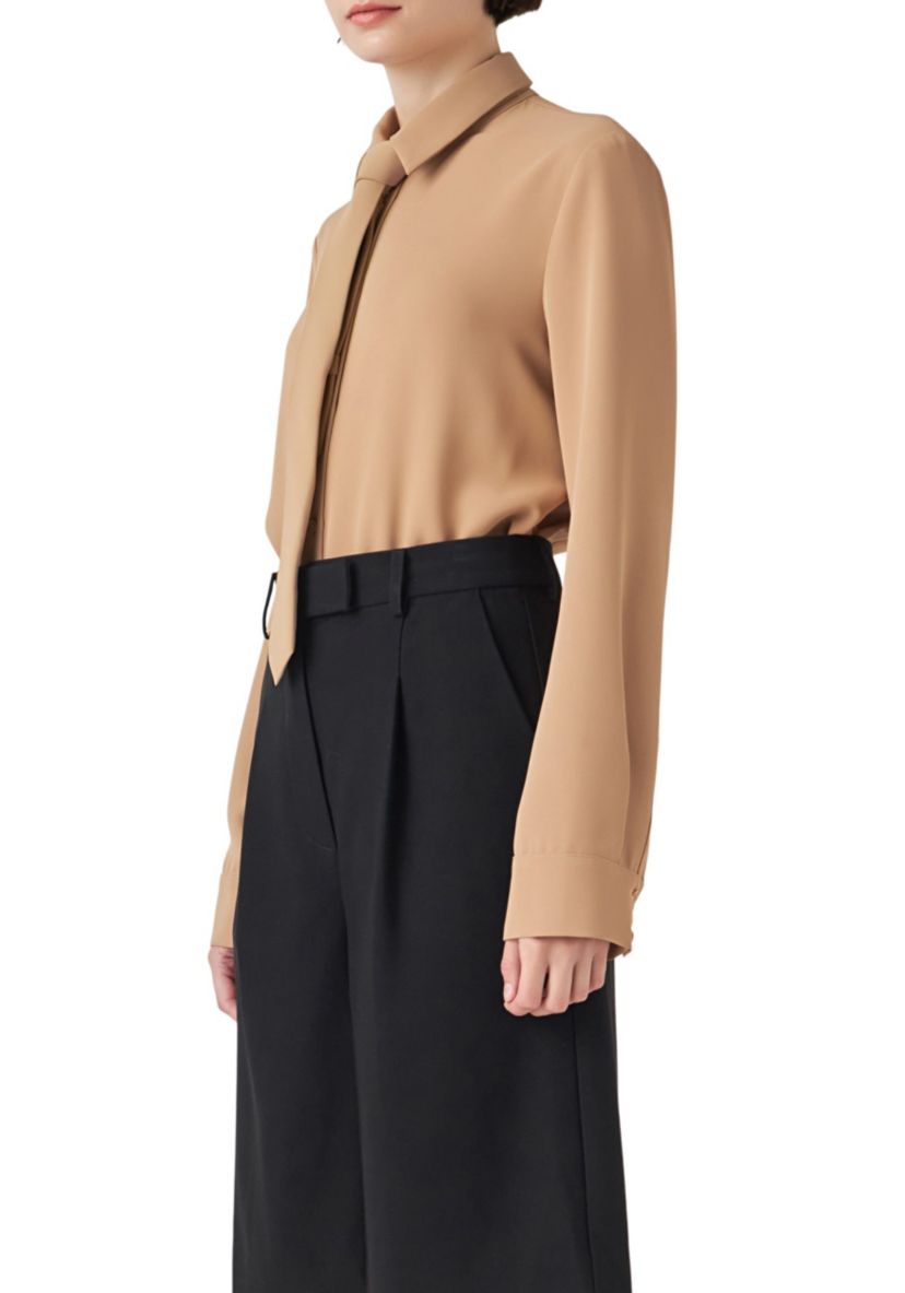 Lightweight Collared Dress Shirt with Tie