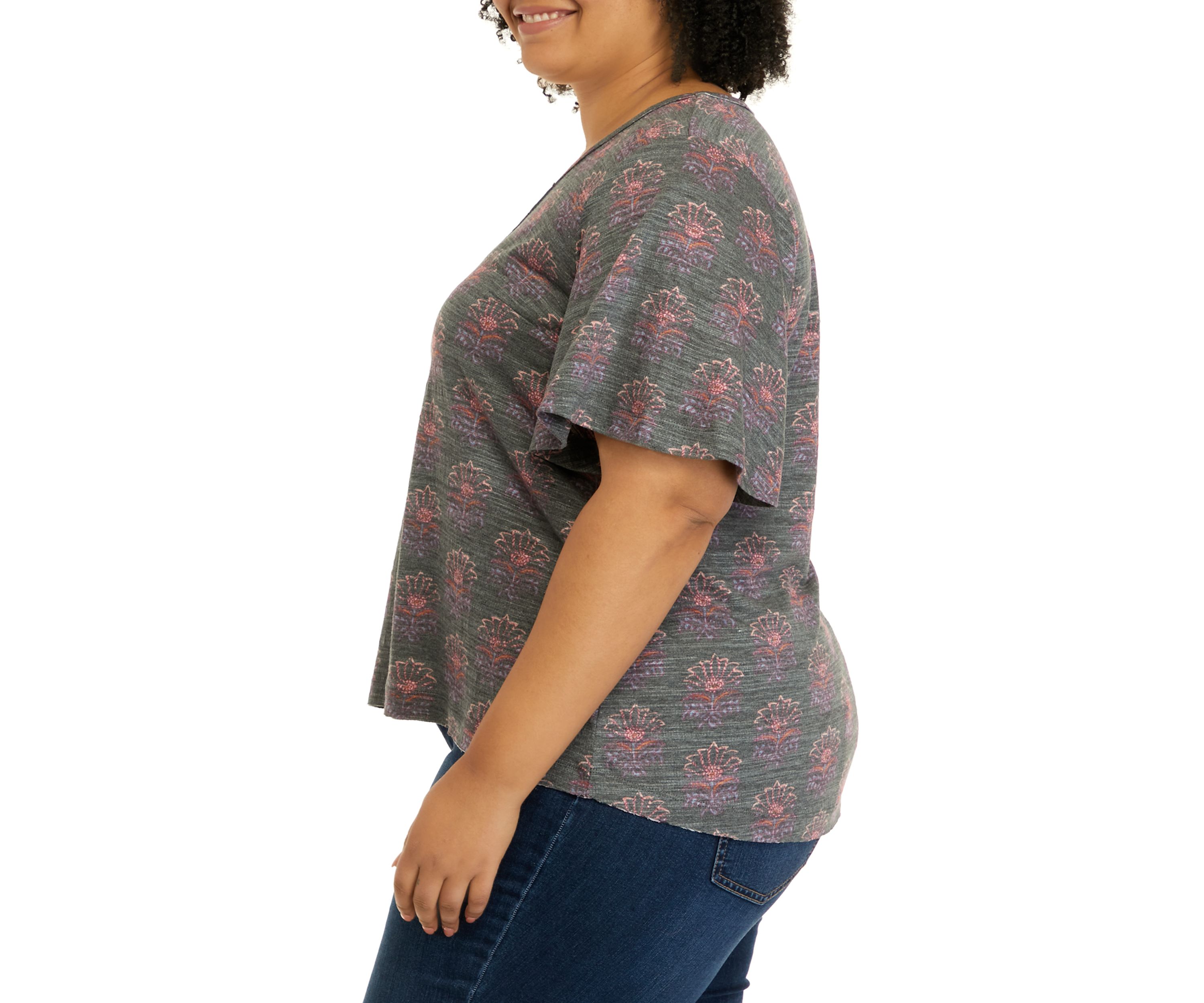 Plus Size Short Sleeve Knit Slub V-Neck T-Shirt
