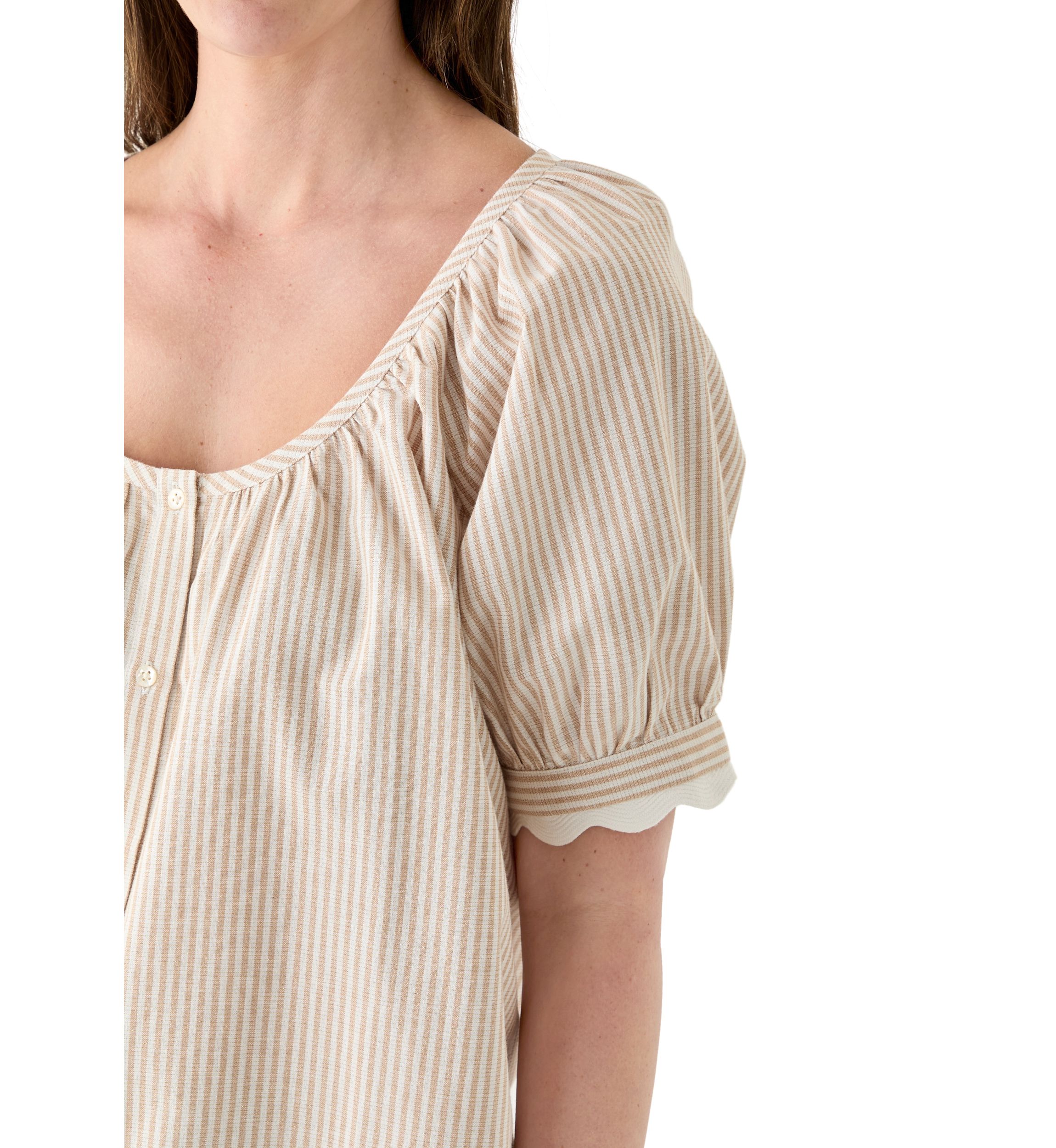 Womens Short Sleeve Scalloped Top