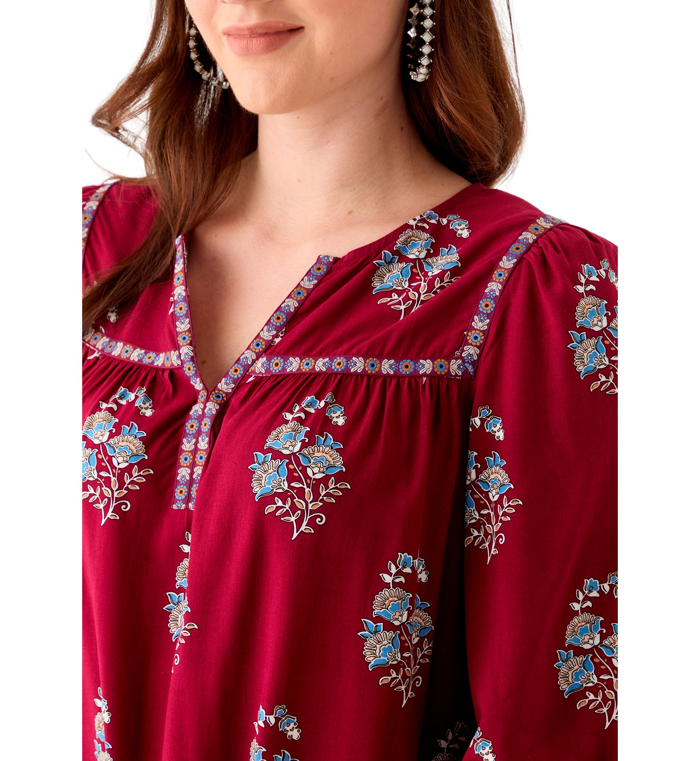 Womens 3/4 Sleeve Split Neck Top