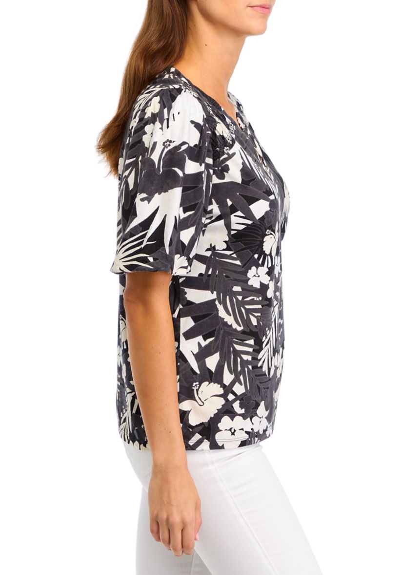Womens Short Sleeve Split Neck Smocked Printed Top
