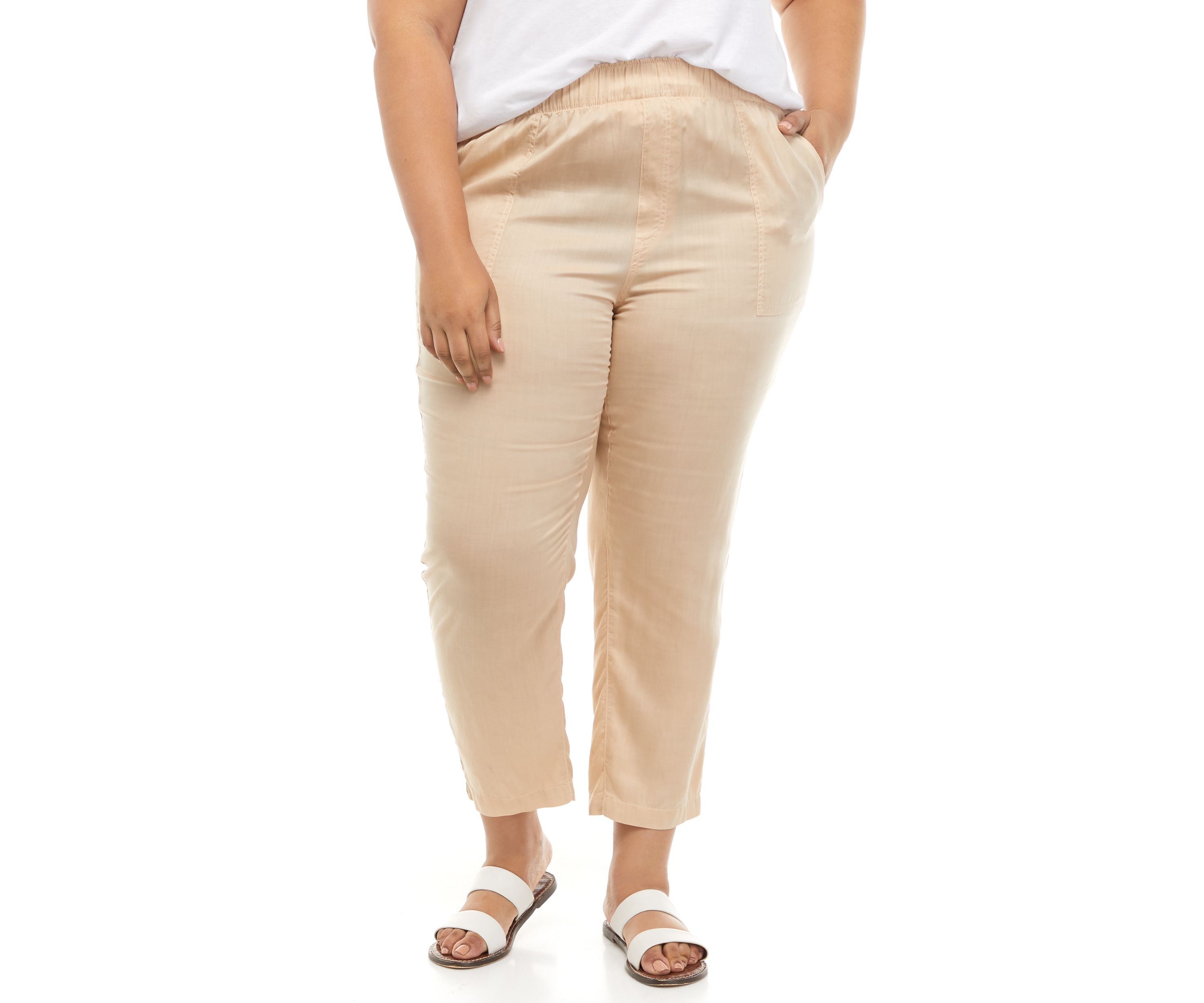 Plus Size Patch Pocket Cropped Pants