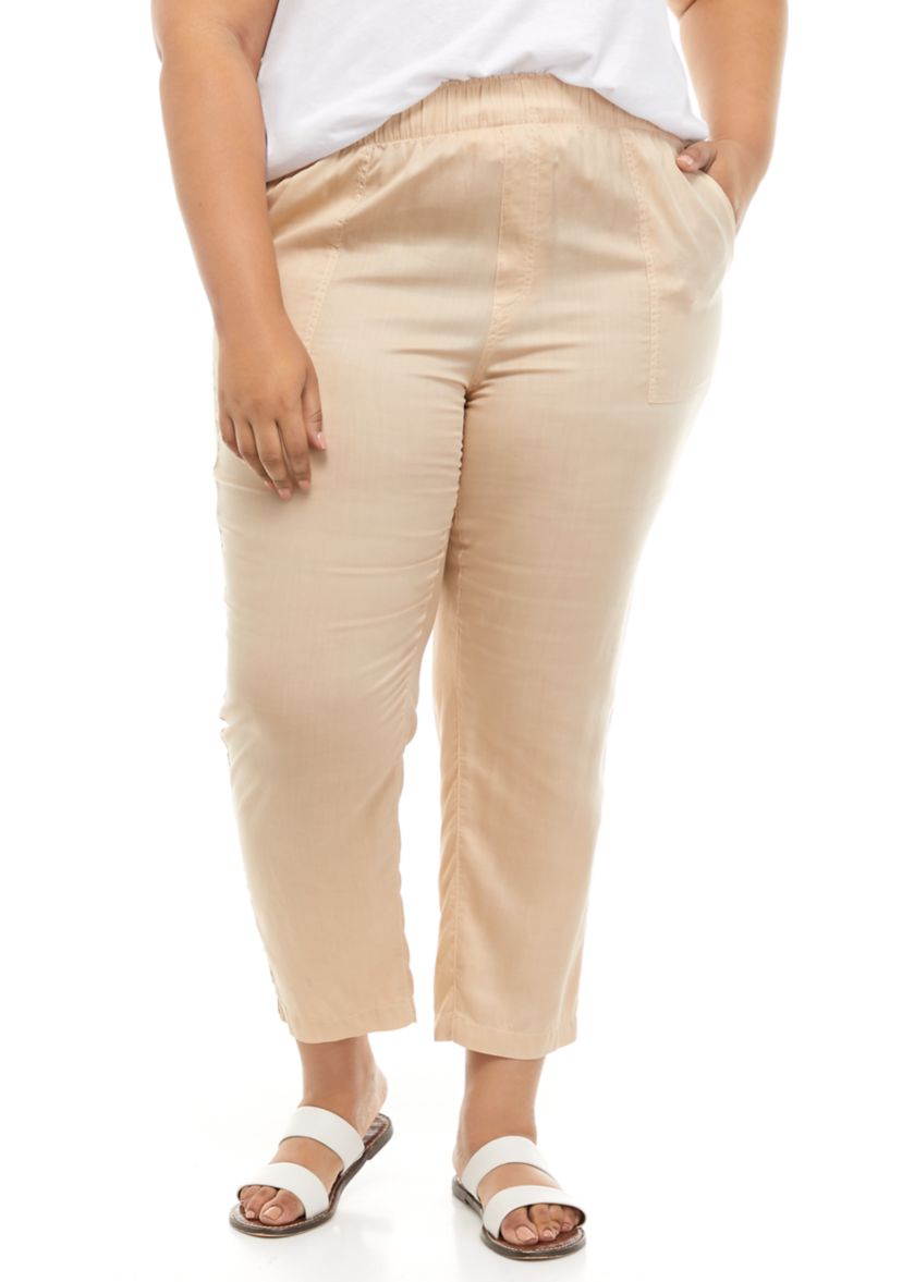 Plus Size Patch Pocket Cropped Pants