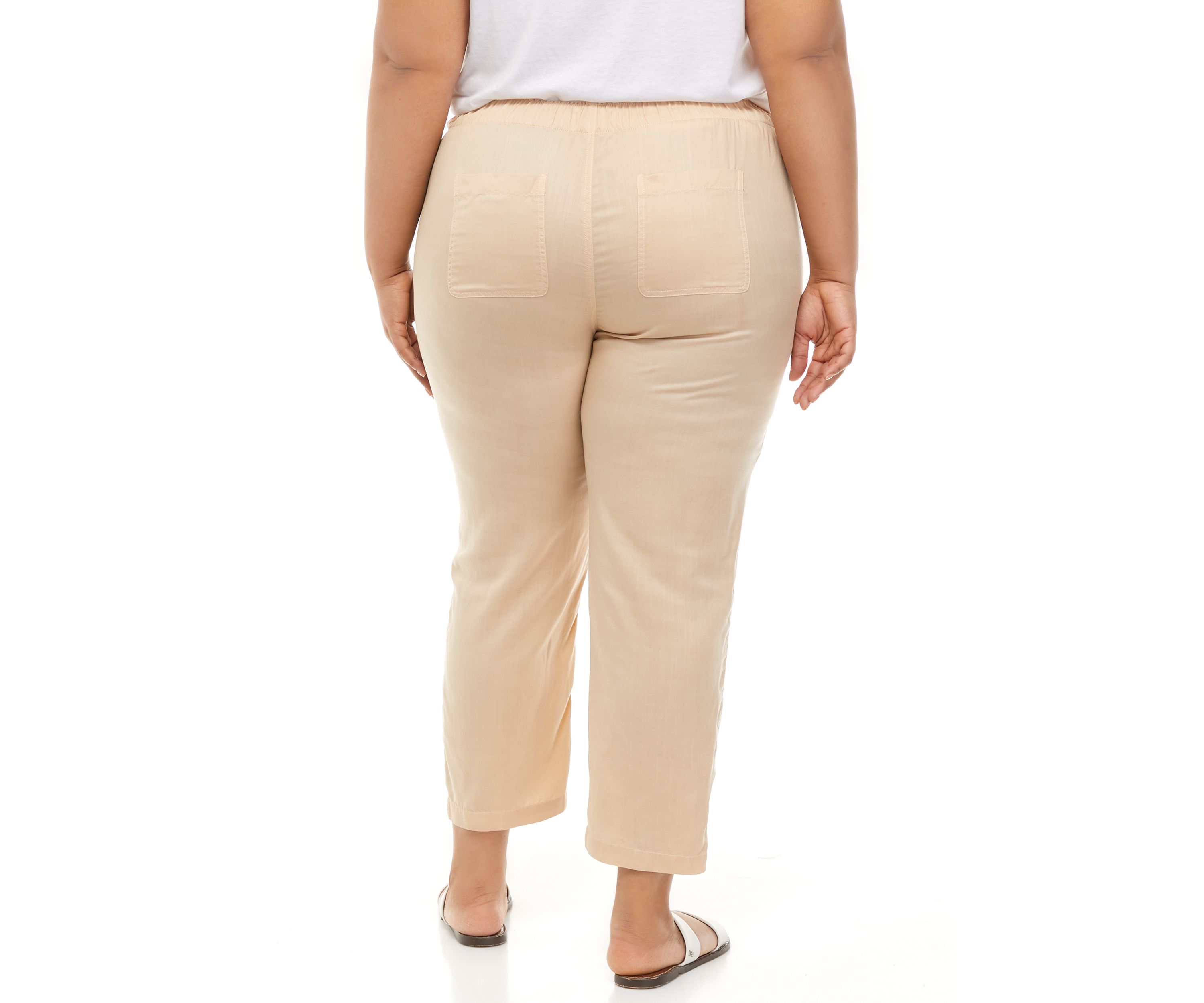Plus Size Patch Pocket Cropped Pants