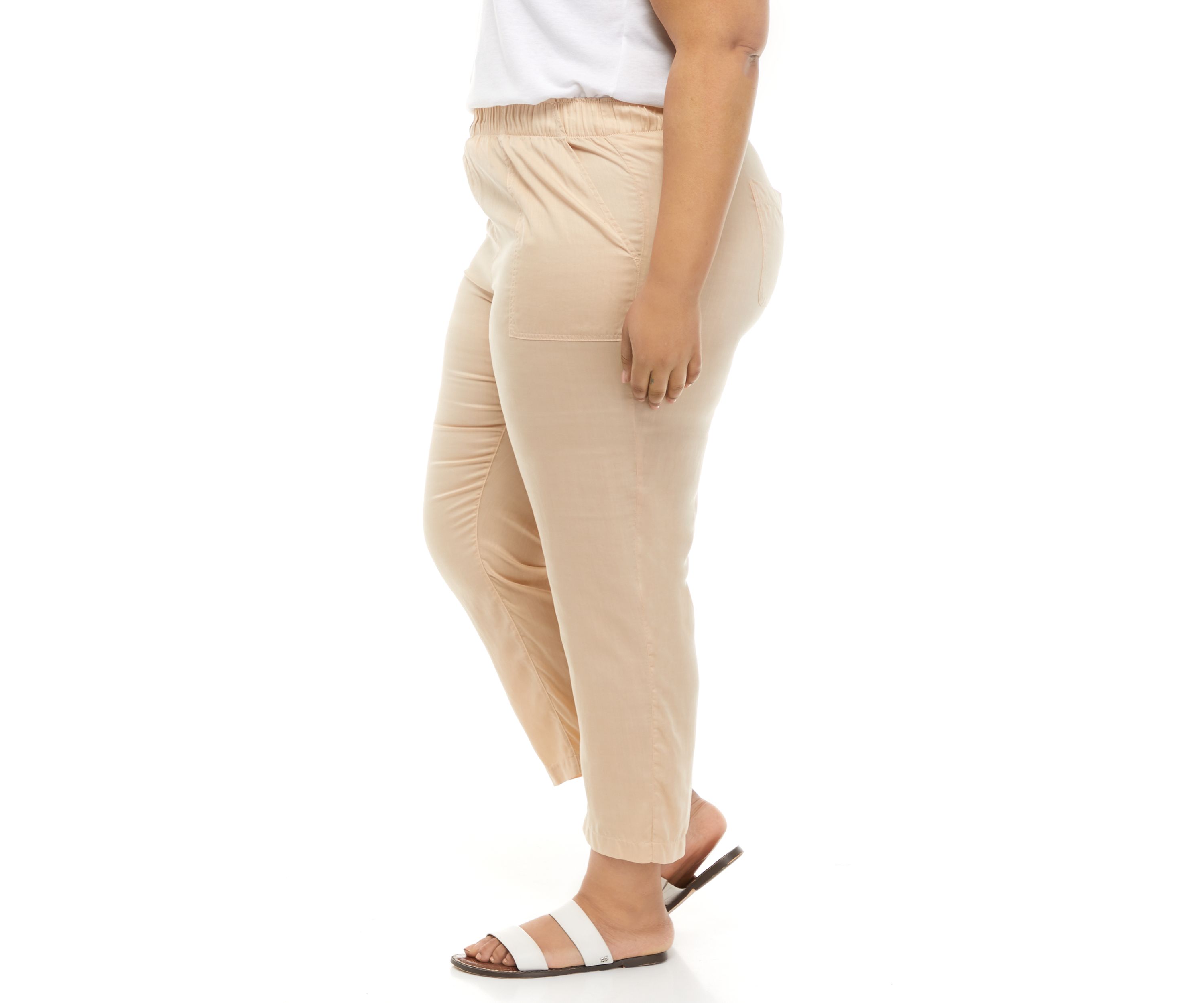 Plus Size Patch Pocket Cropped Pants