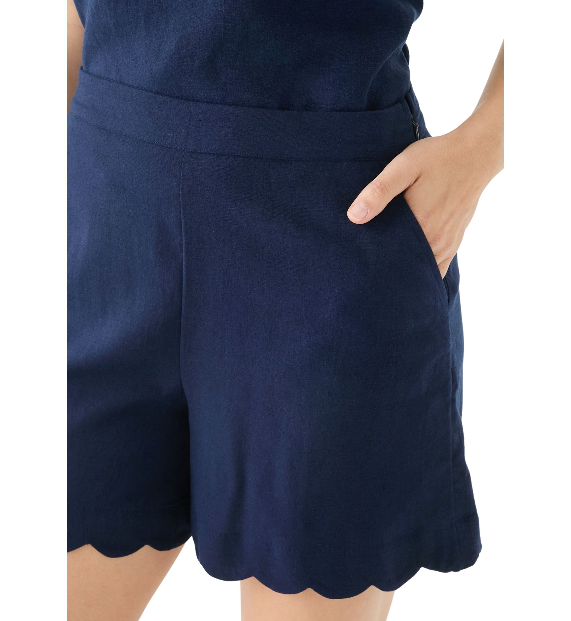 Womens 5" Linen Scallop Shorts