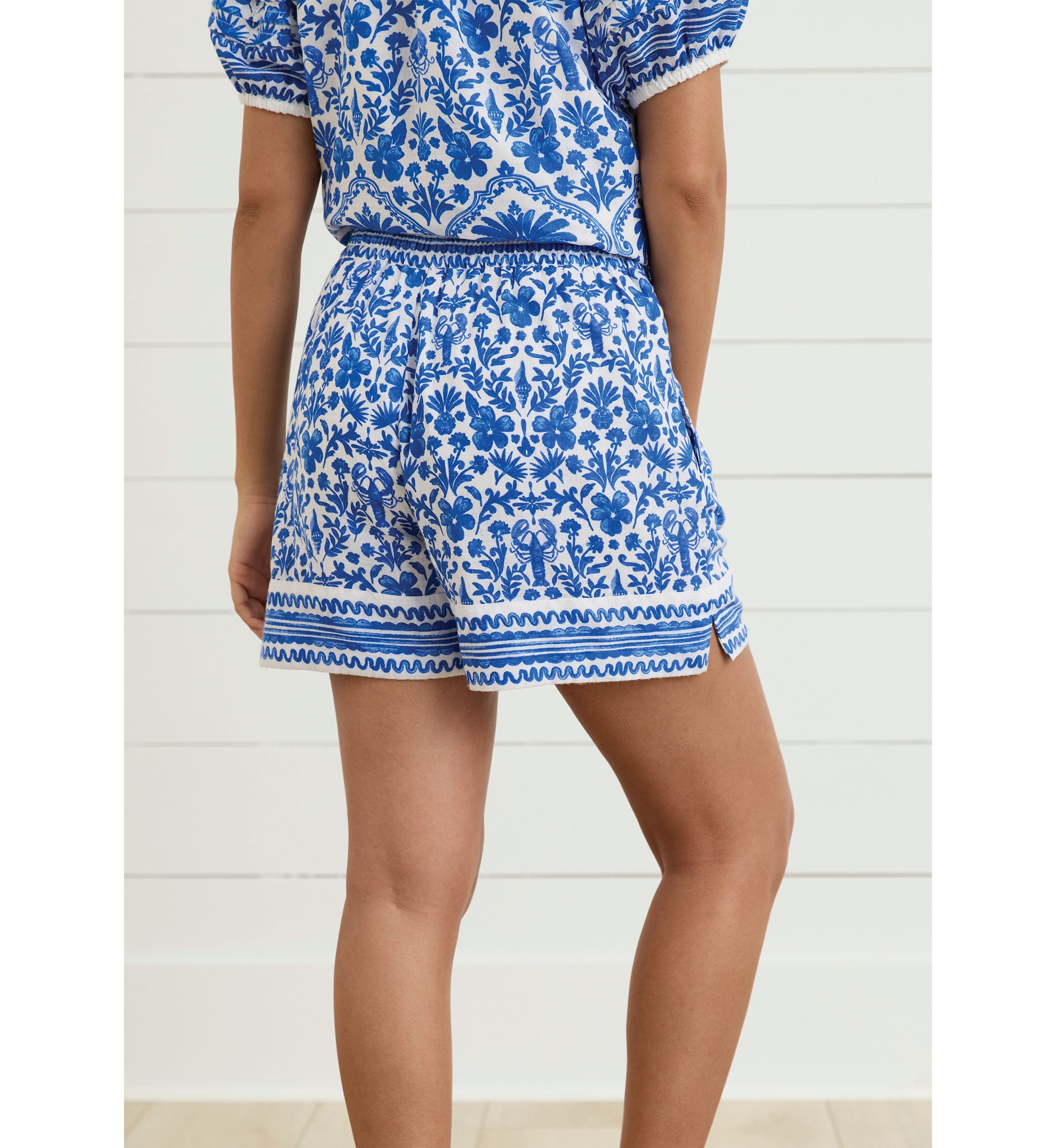 Sewing Down South x Crown & Ivy™ Stono Smocked Waist Pull On Shorts