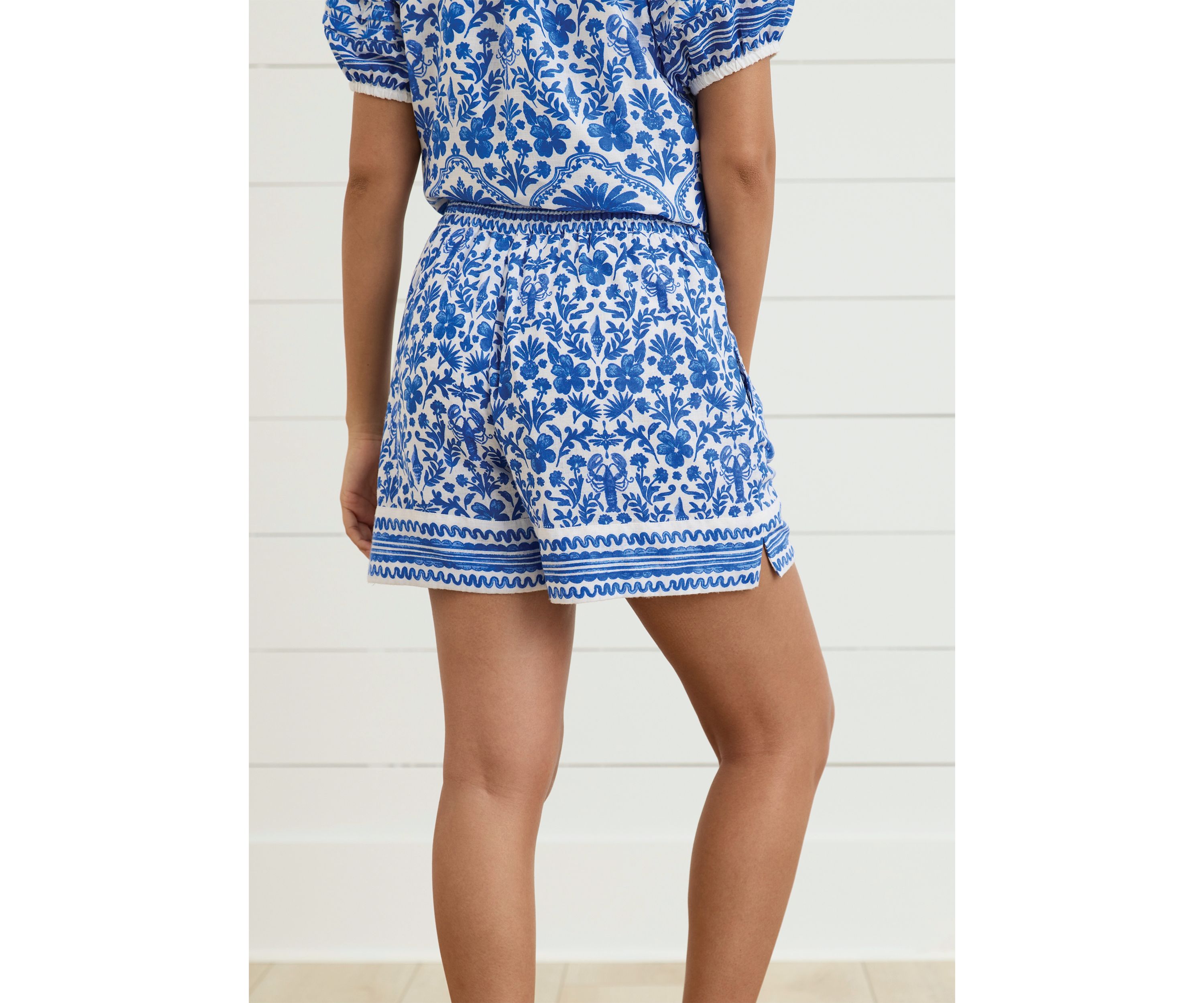 Sewing Down South x Crown & Ivy™ Stono Smocked Waist Pull On Shorts