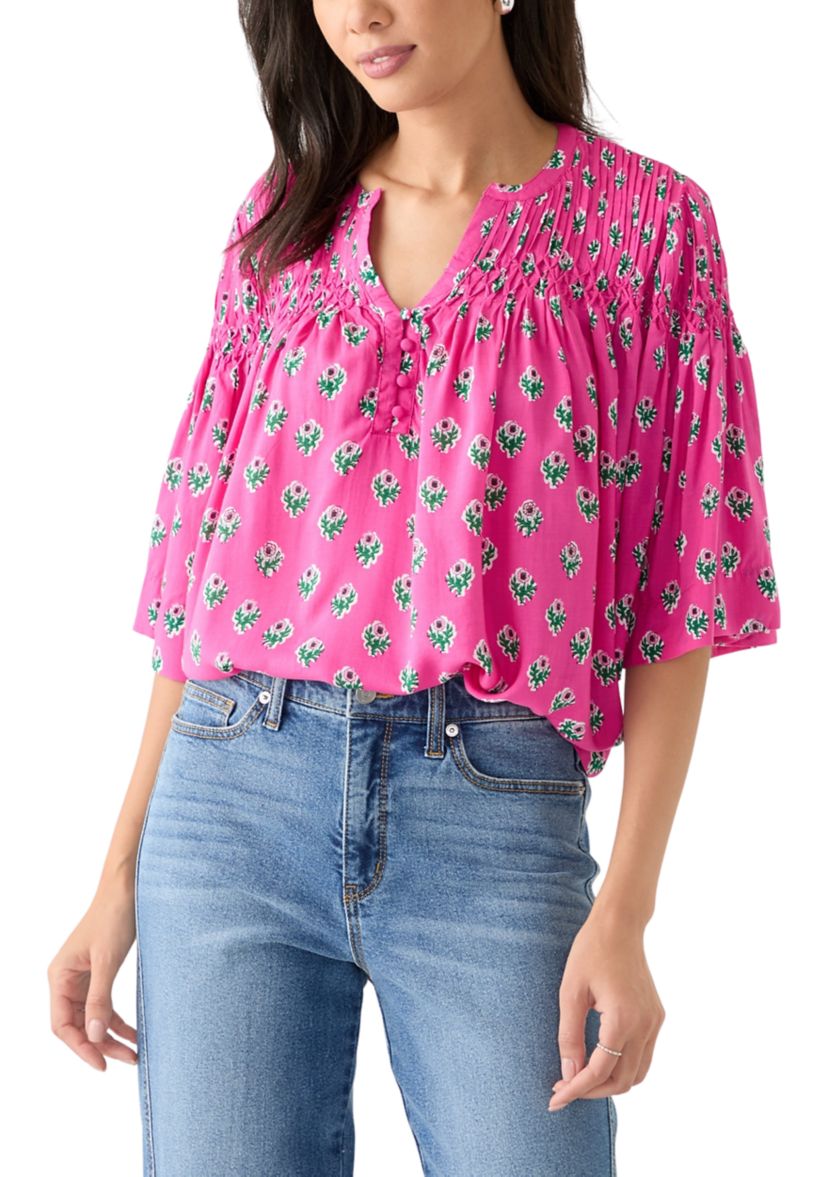 Womens 3/4 Flutter Sleeve Pintuck Printed Top 